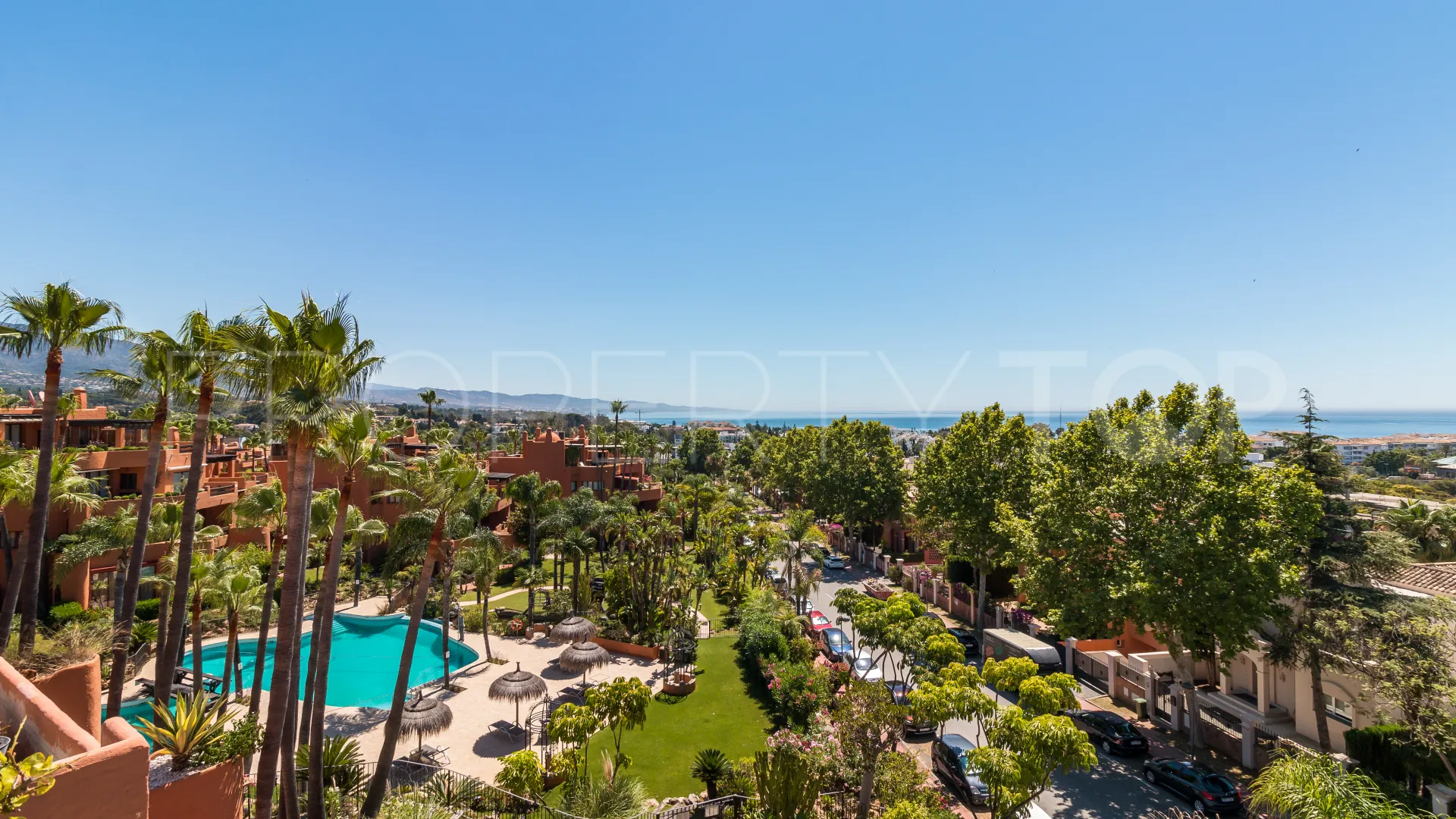 La Alzambra duplex penthouse for sale