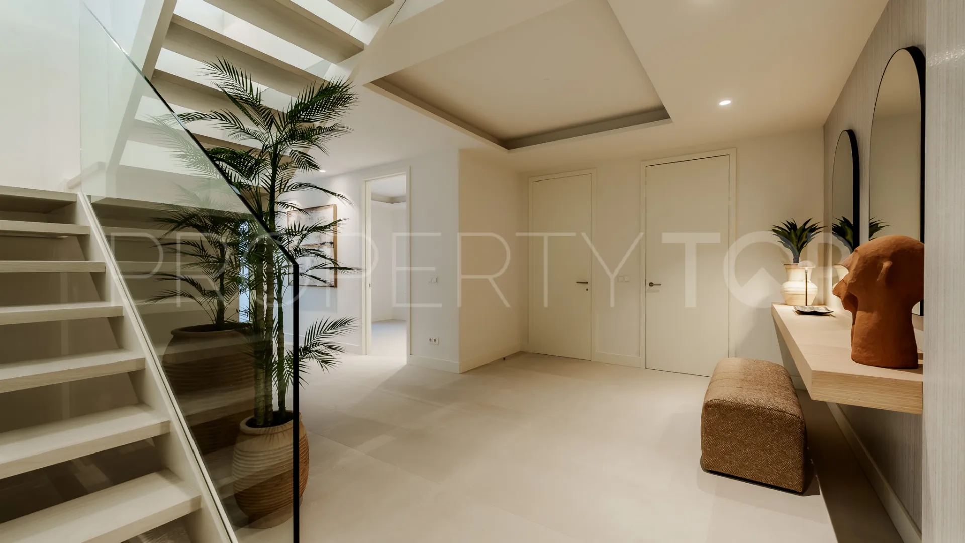 Apartment with 4 bedrooms for sale in Marbella Golden Mile