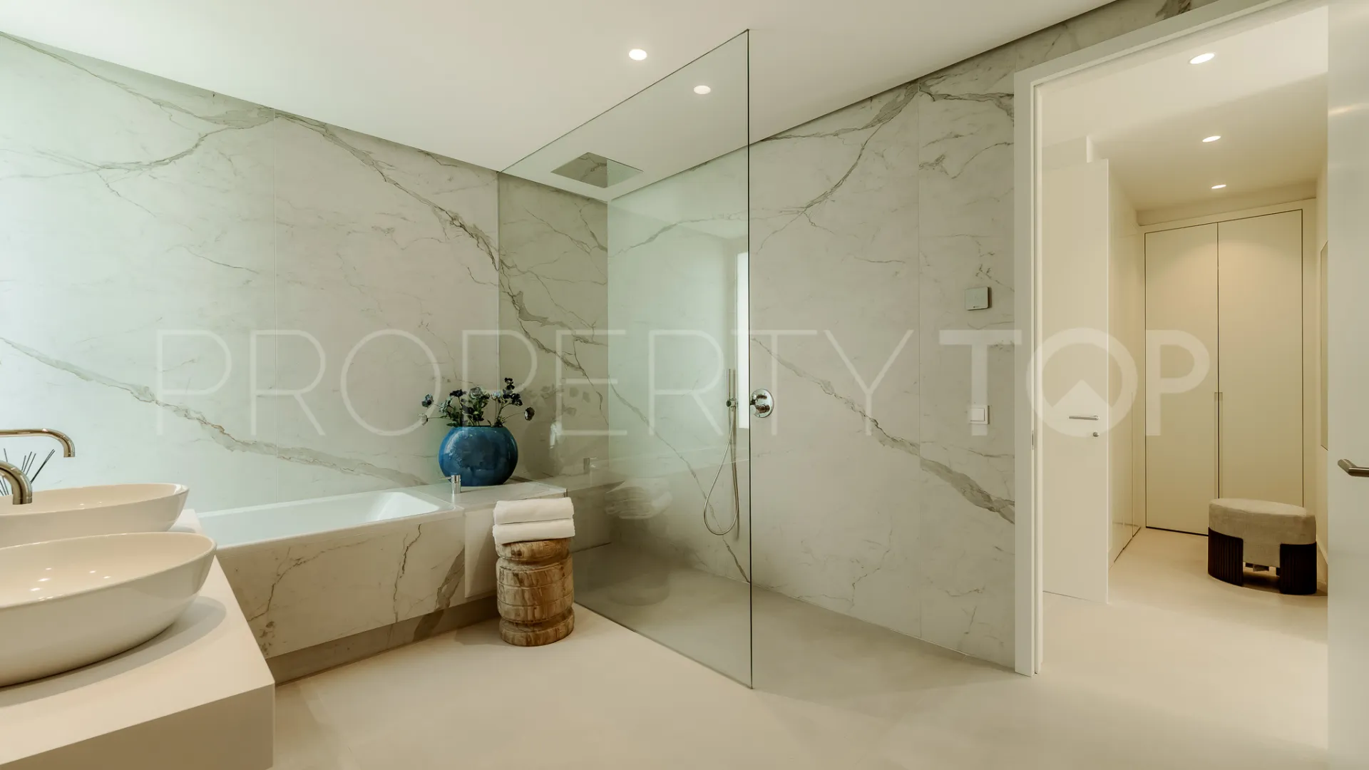 Apartment with 4 bedrooms for sale in Marbella Golden Mile