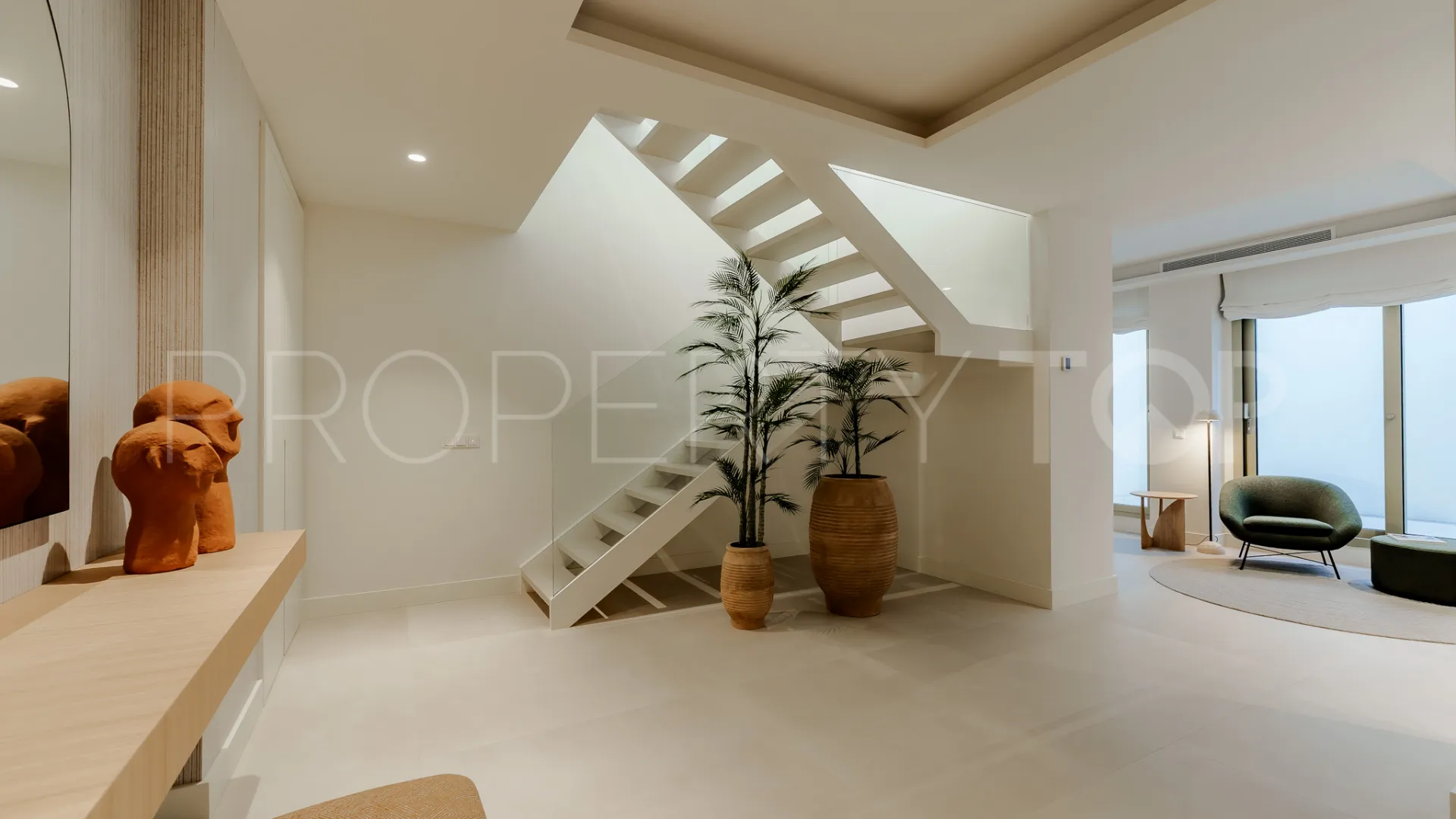Apartment with 4 bedrooms for sale in Marbella Golden Mile