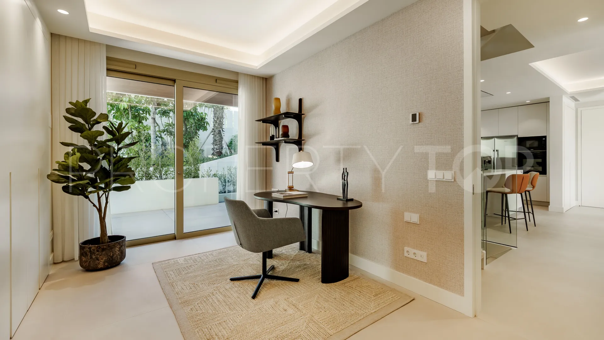 Apartment with 4 bedrooms for sale in Marbella Golden Mile