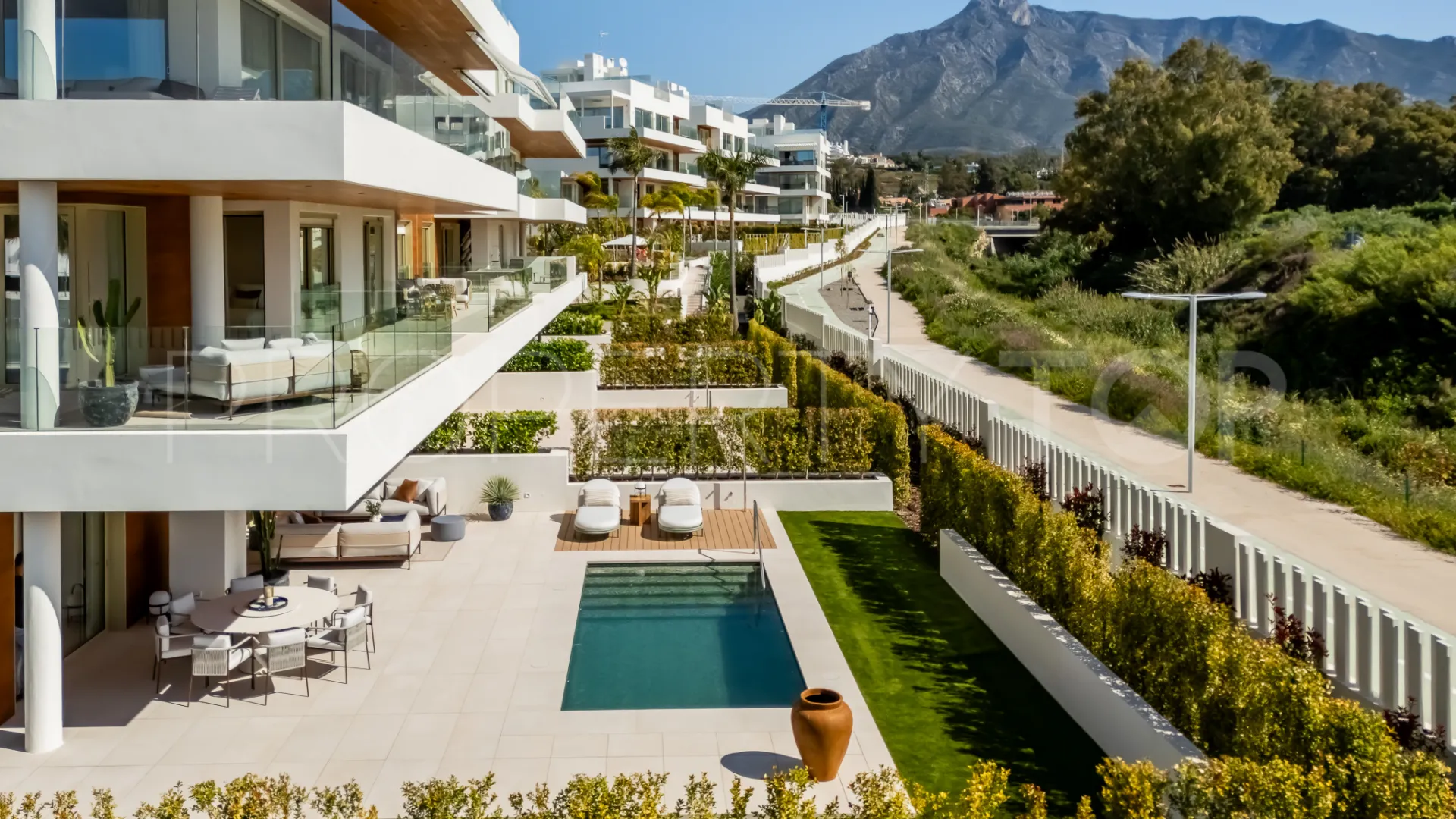 Apartment with 4 bedrooms for sale in Marbella Golden Mile