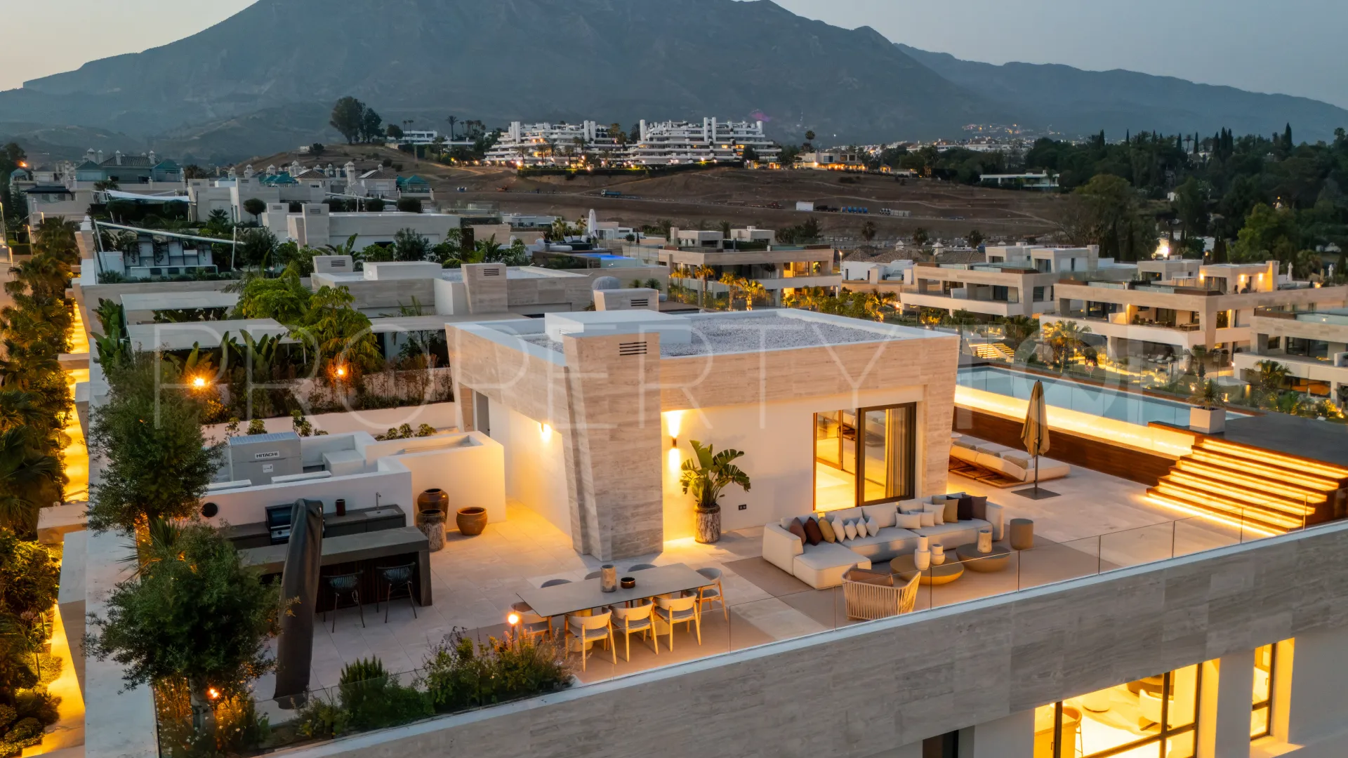 Marbella Golden Mile 4 bedrooms apartment for sale
