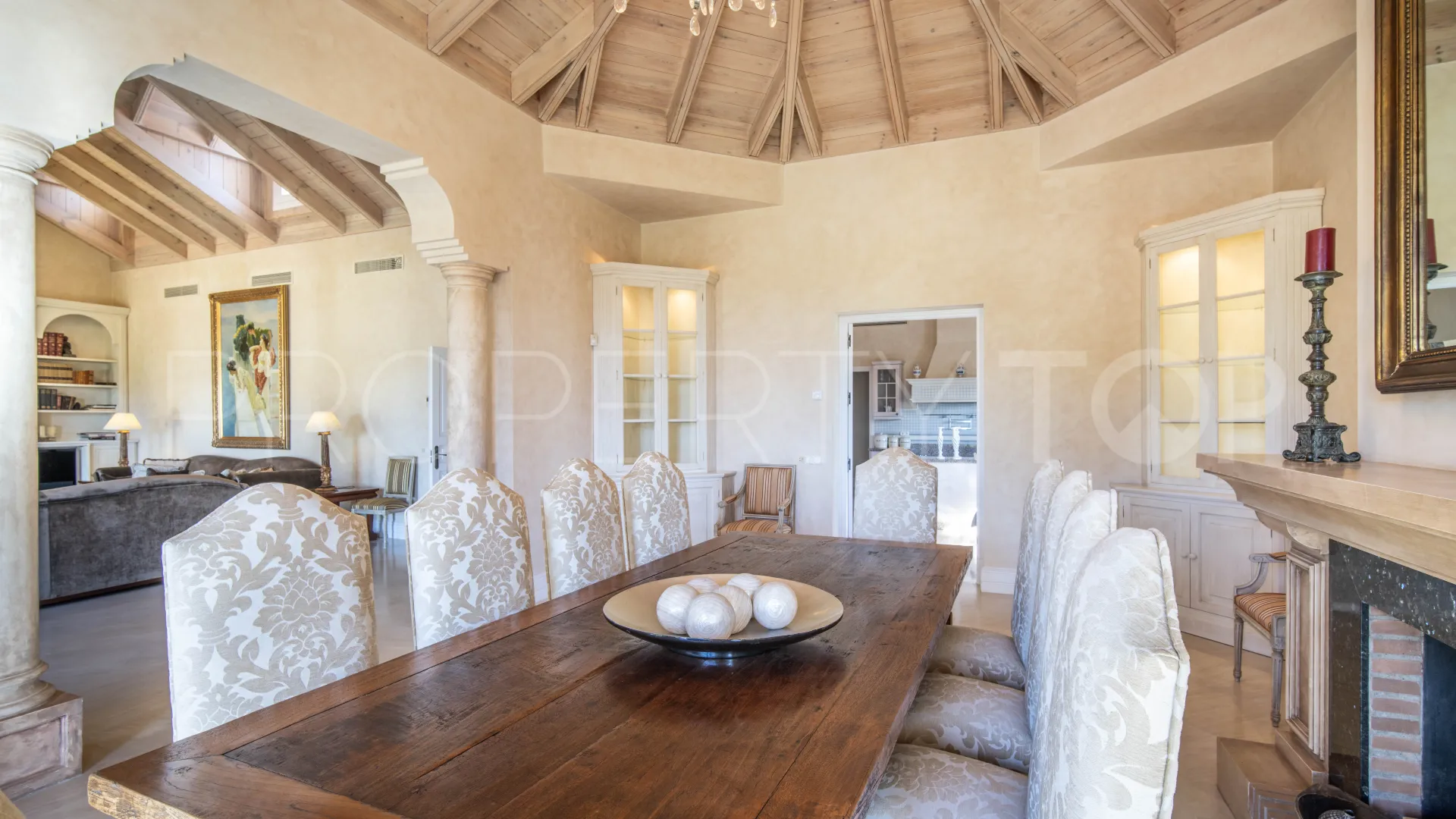 Villa en venta en Altos Reales