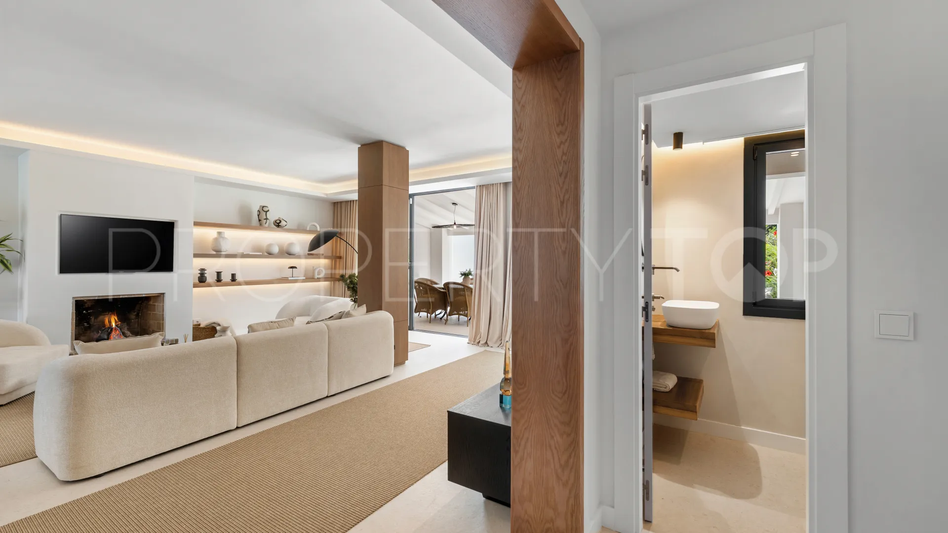 Town house in Nueva Andalucia for sale