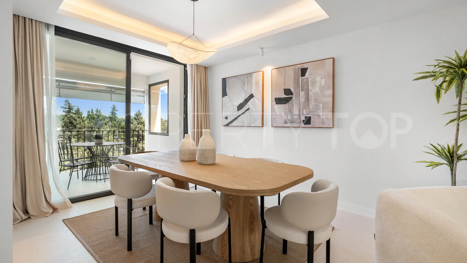 Town house in Nueva Andalucia for sale