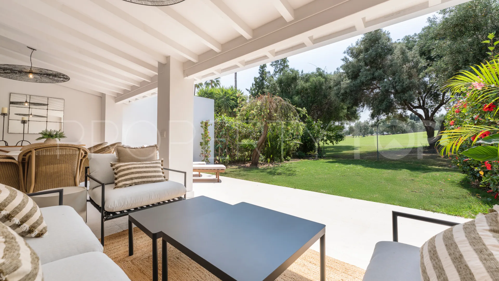 Town house in Nueva Andalucia for sale