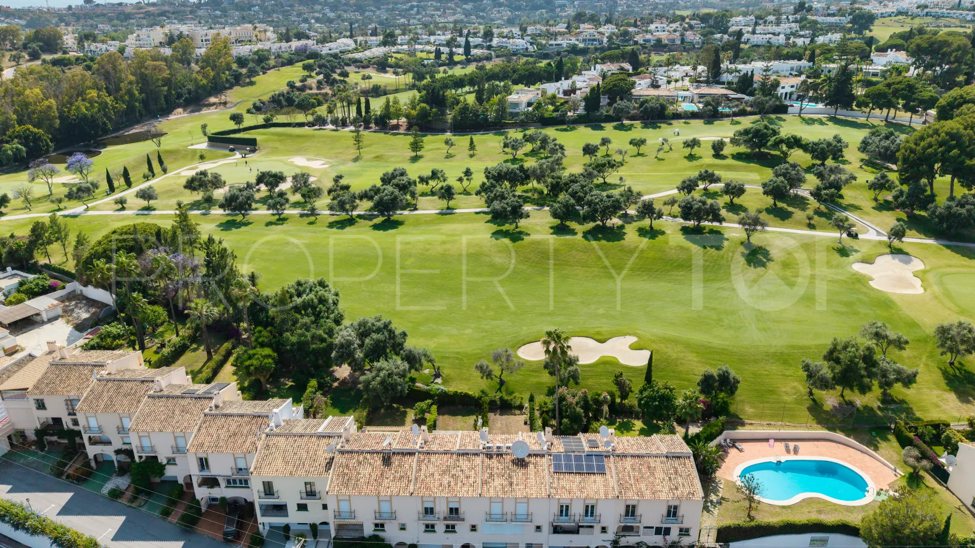 Town house in Nueva Andalucia for sale