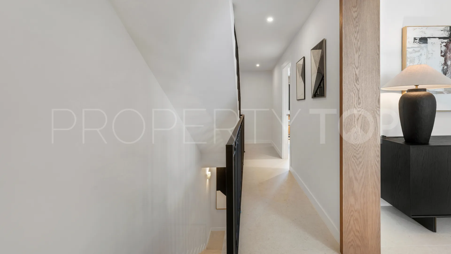 Town house in Nueva Andalucia for sale