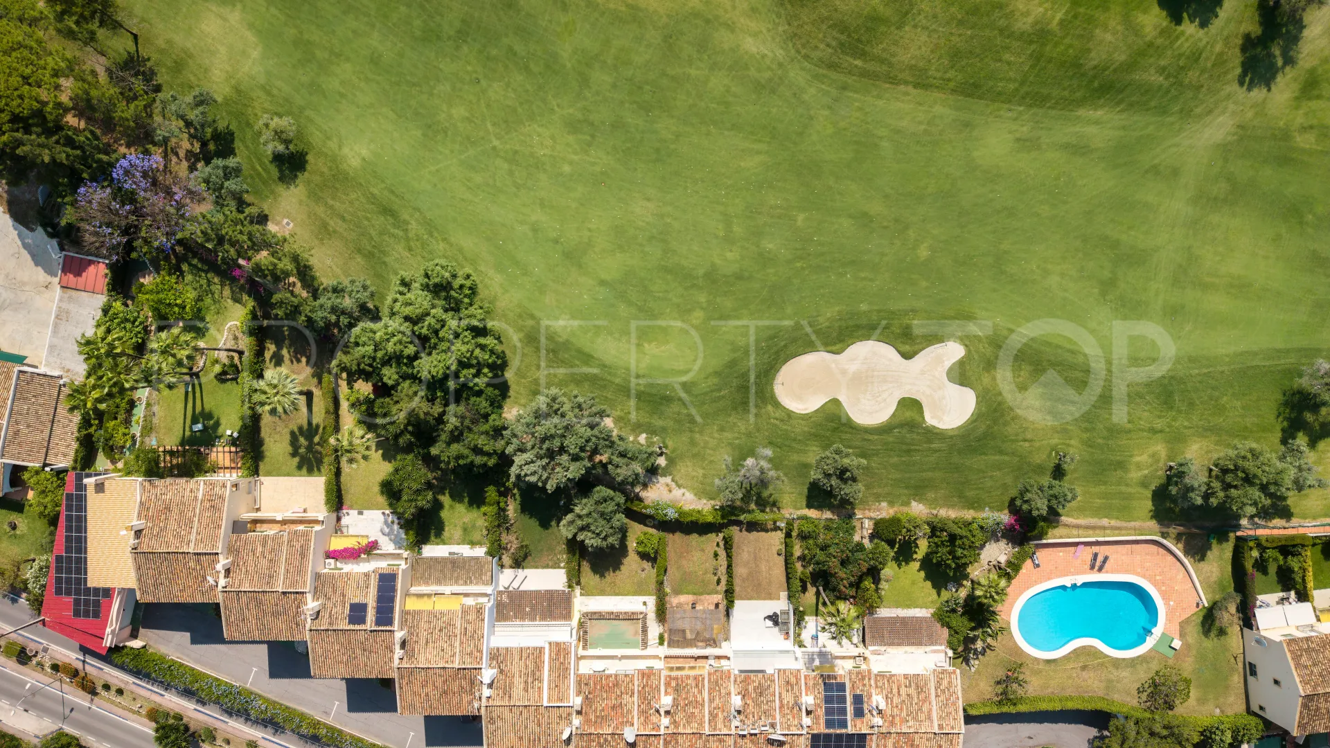 Town house in Nueva Andalucia for sale