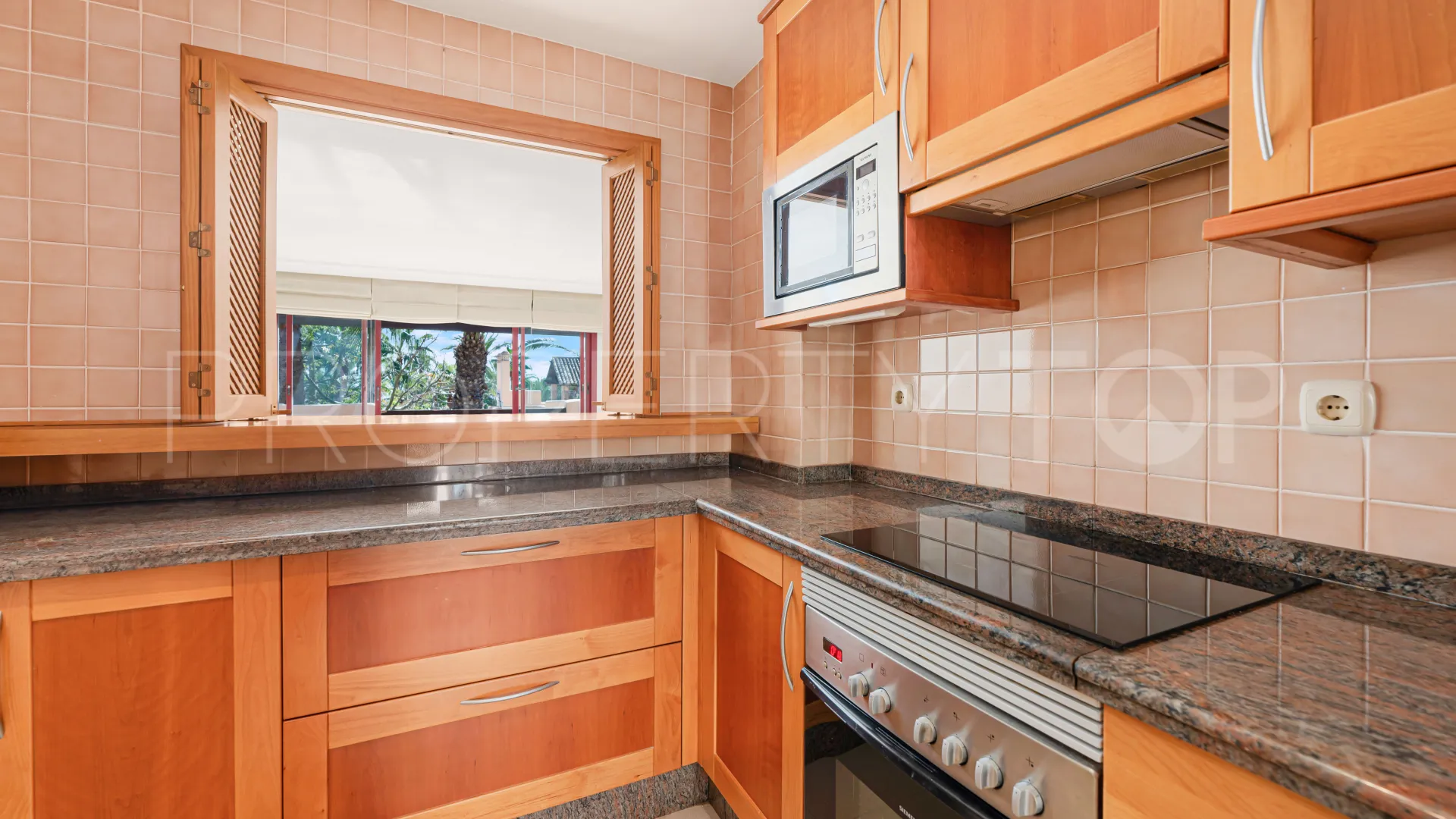 Apartamento a la venta en San Pedro de Alcantara de 3 dormitorios