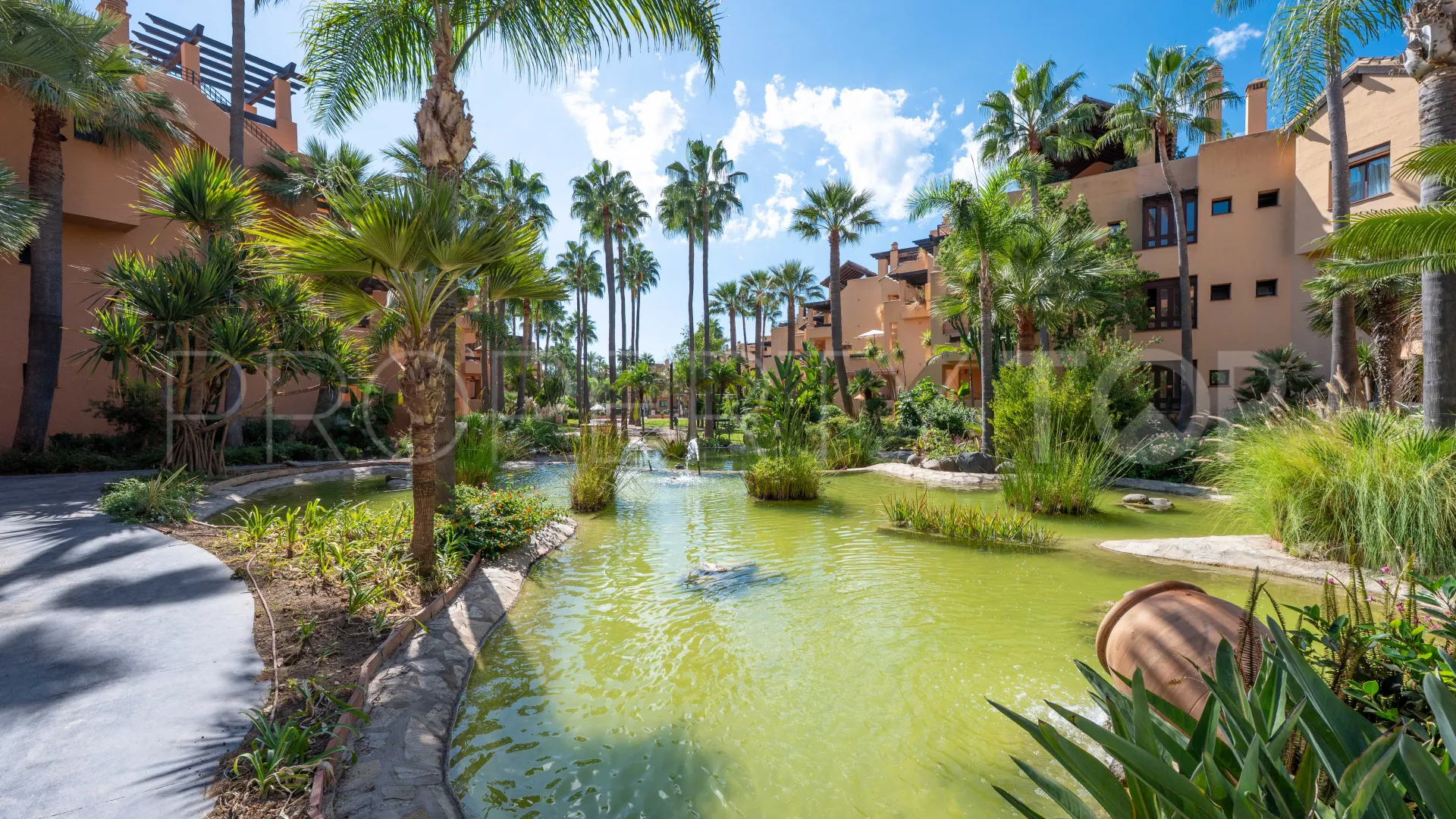 Apartamento a la venta en San Pedro de Alcantara de 3 dormitorios
