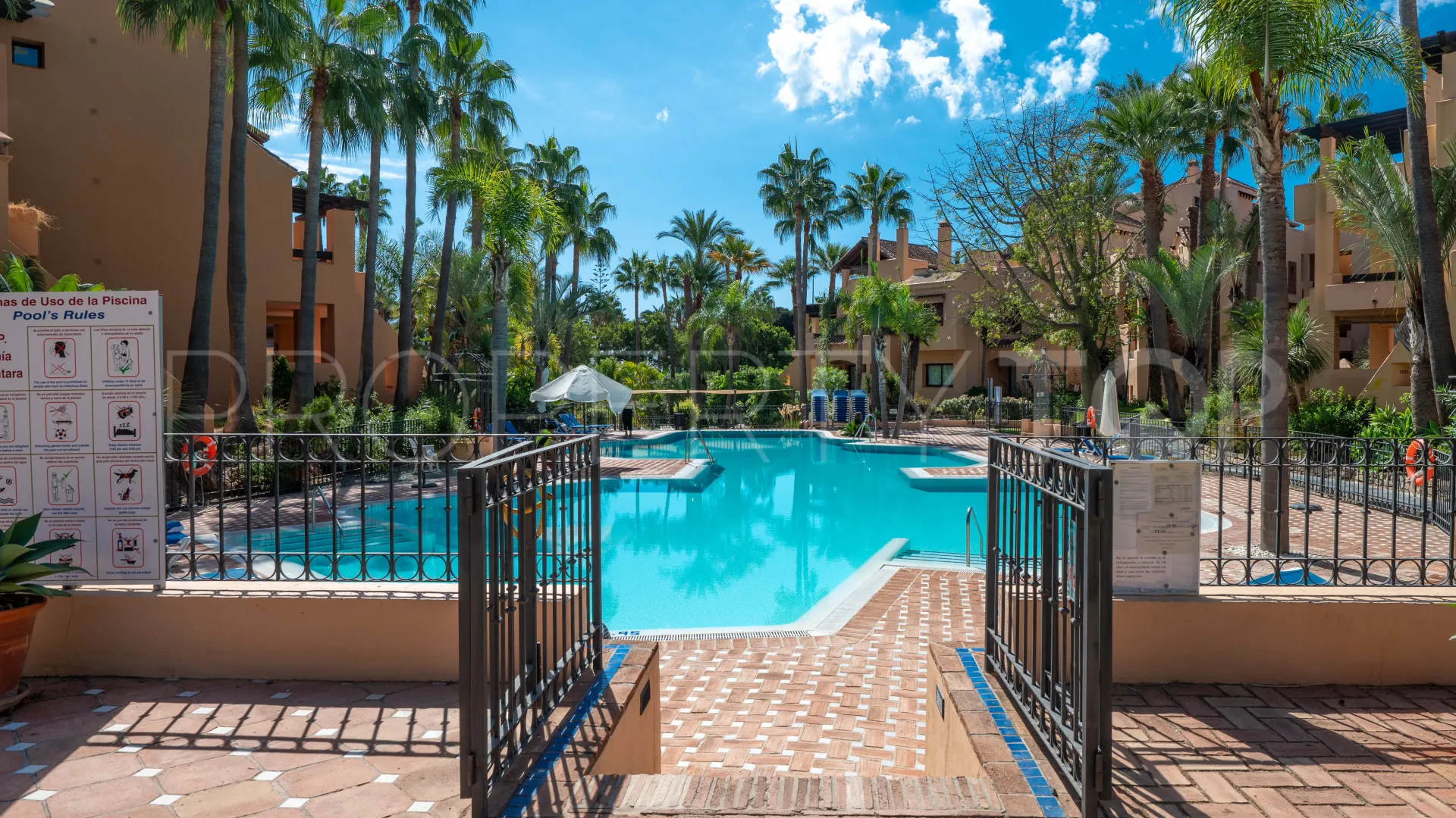 Apartamento a la venta en San Pedro de Alcantara de 3 dormitorios