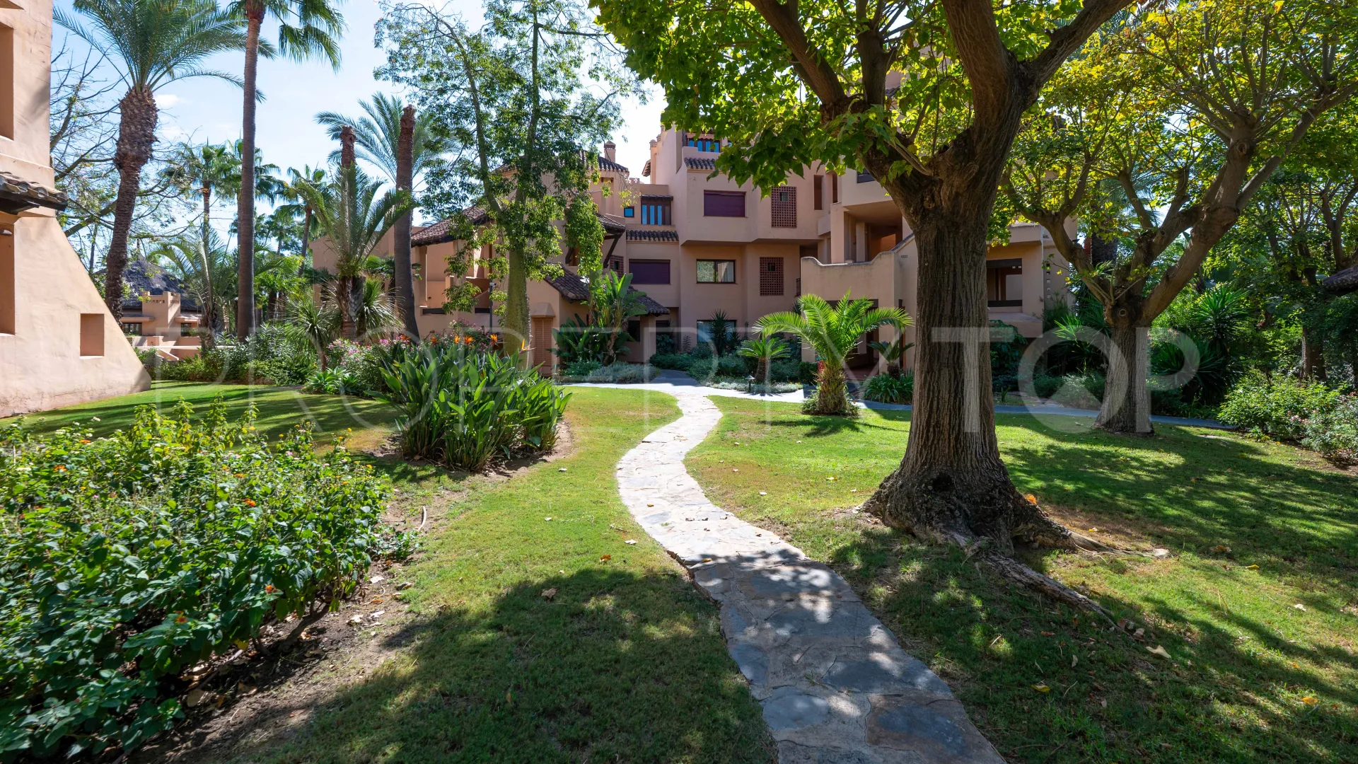 Apartamento a la venta en San Pedro de Alcantara de 3 dormitorios