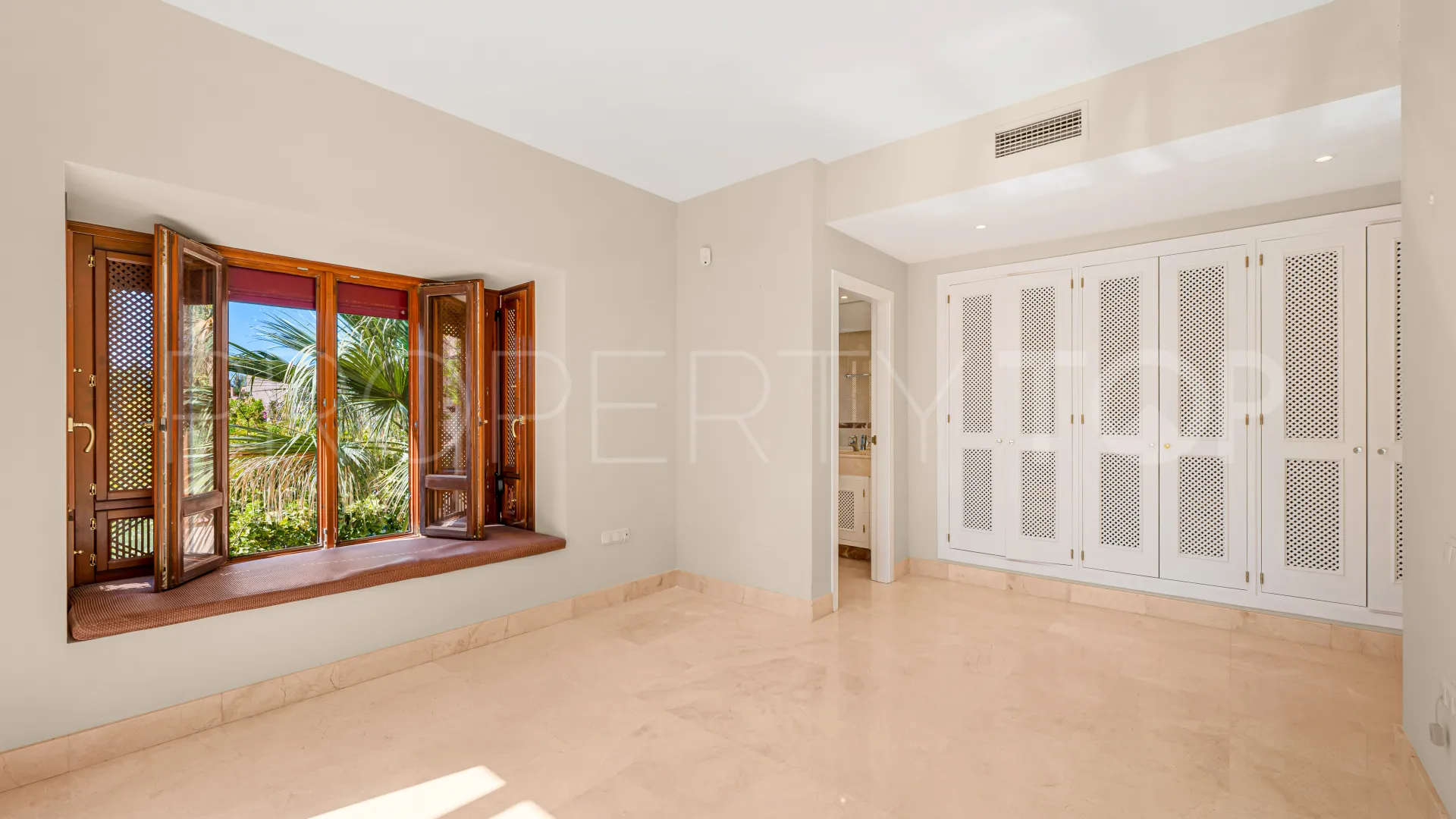 Apartamento a la venta en San Pedro de Alcantara de 3 dormitorios