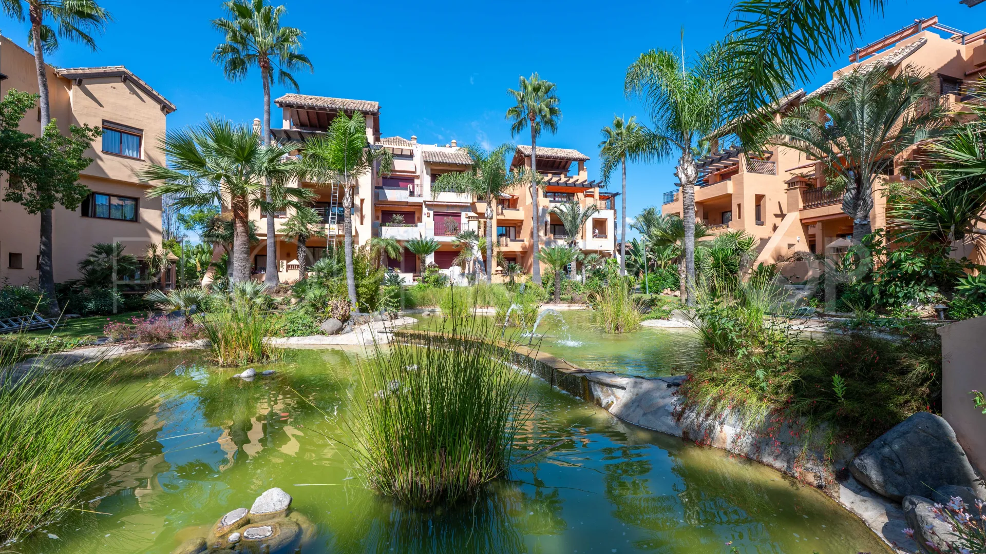 Apartamento a la venta en San Pedro de Alcantara de 3 dormitorios