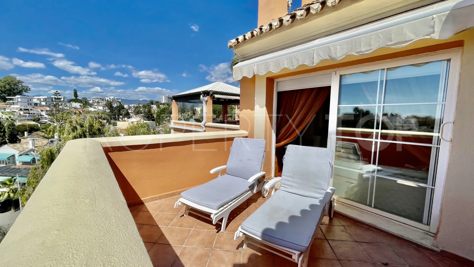 For sale apartment in Andalucia Alta