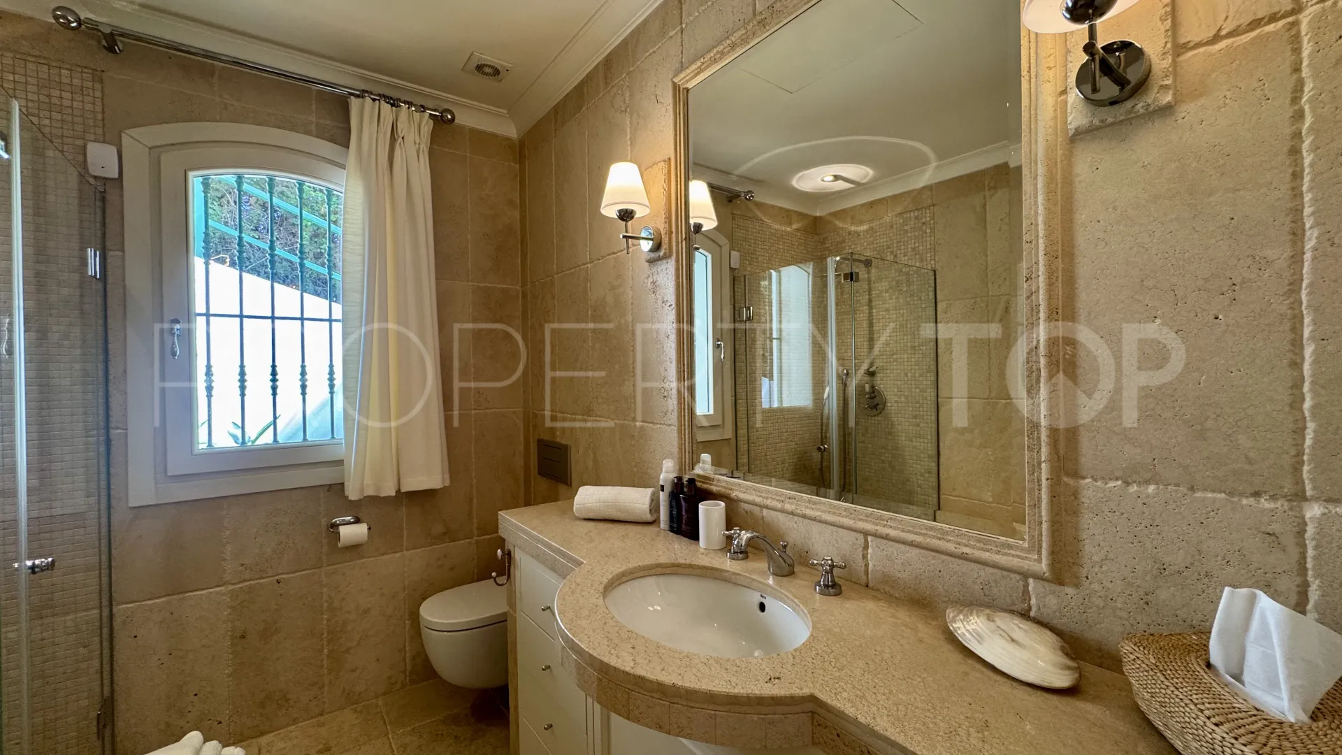 Cascada de Camojan, villa en venta con 5 dormitorios