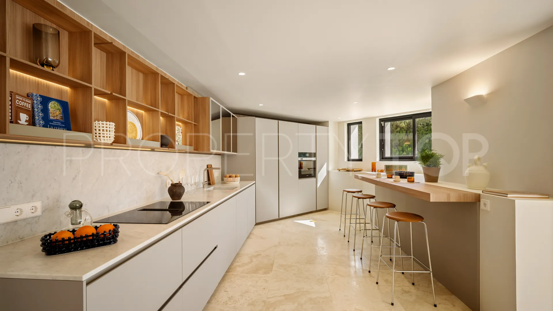 For sale 4 bedrooms villa in Nueva Andalucia