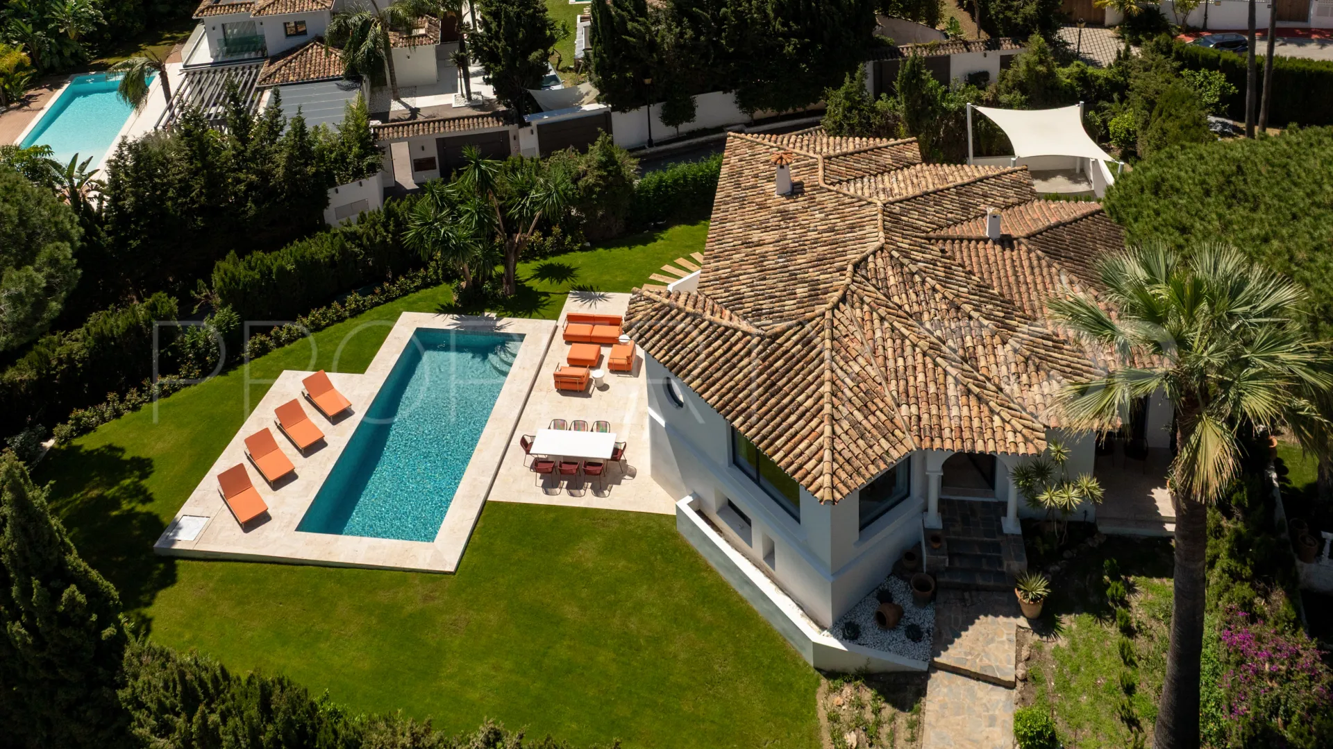 For sale 4 bedrooms villa in Nueva Andalucia
