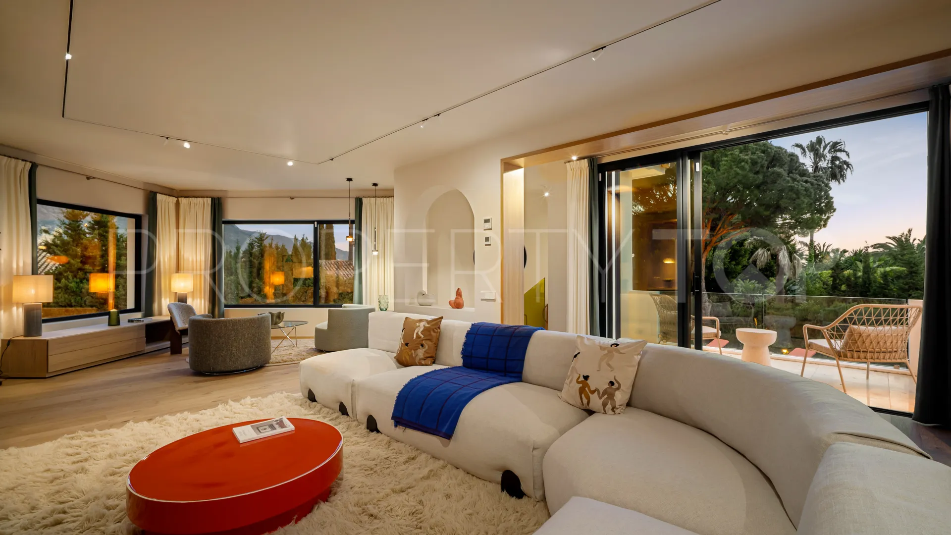 For sale 4 bedrooms villa in Nueva Andalucia