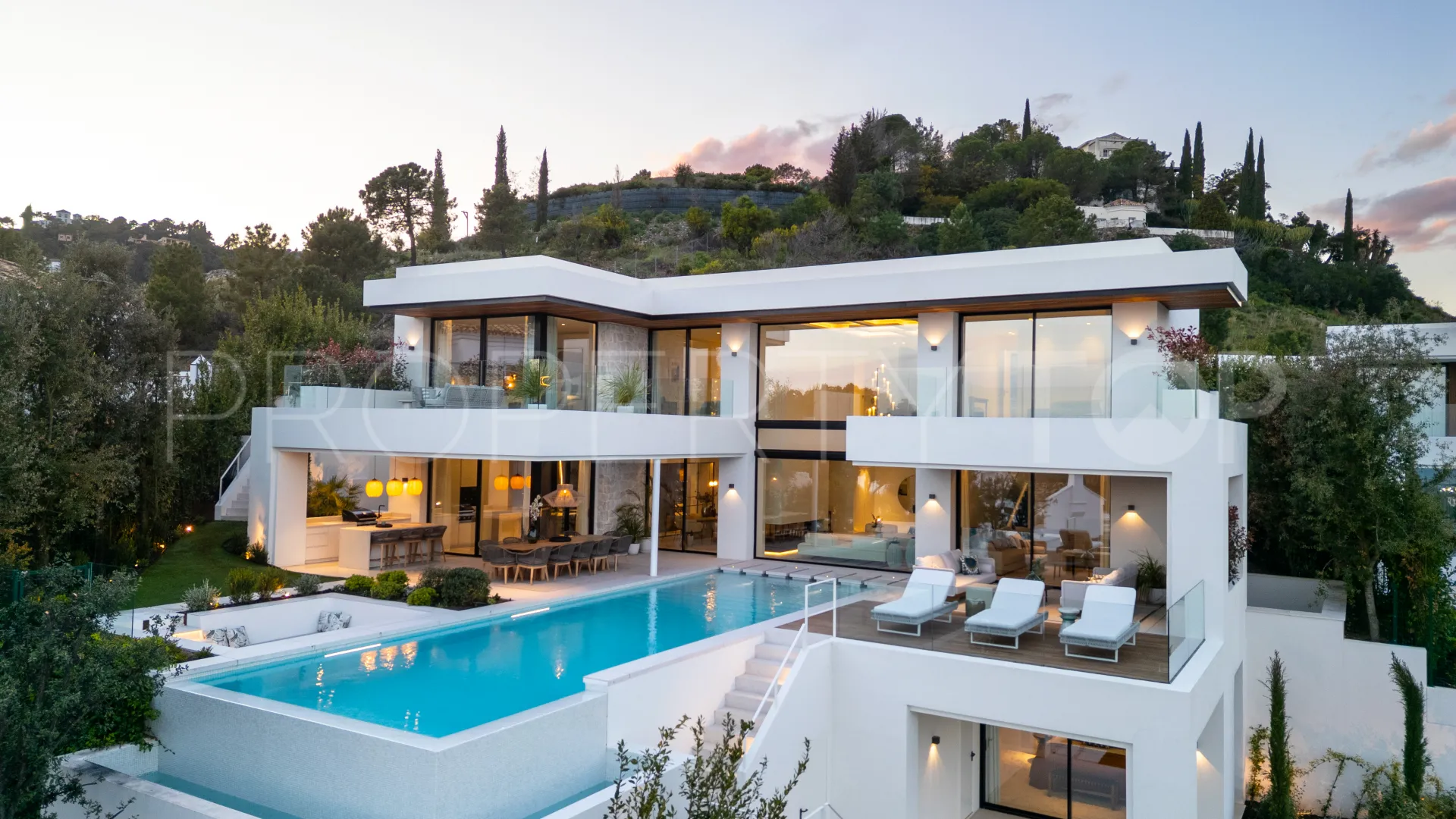 For sale villa with 6 bedrooms in Lomas de La Quinta