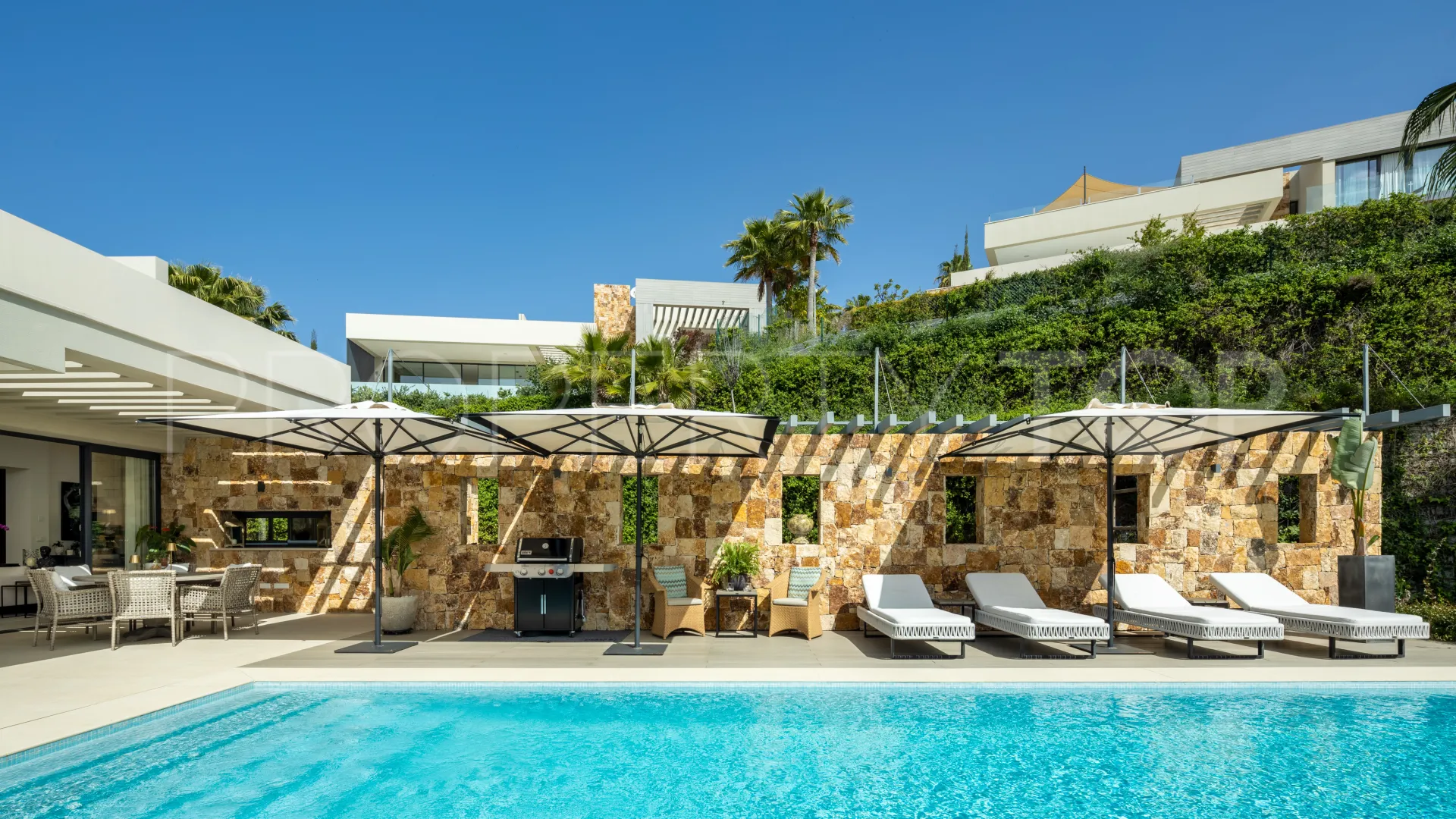 Nueva Andalucia, villa en venta de 5 dormitorios