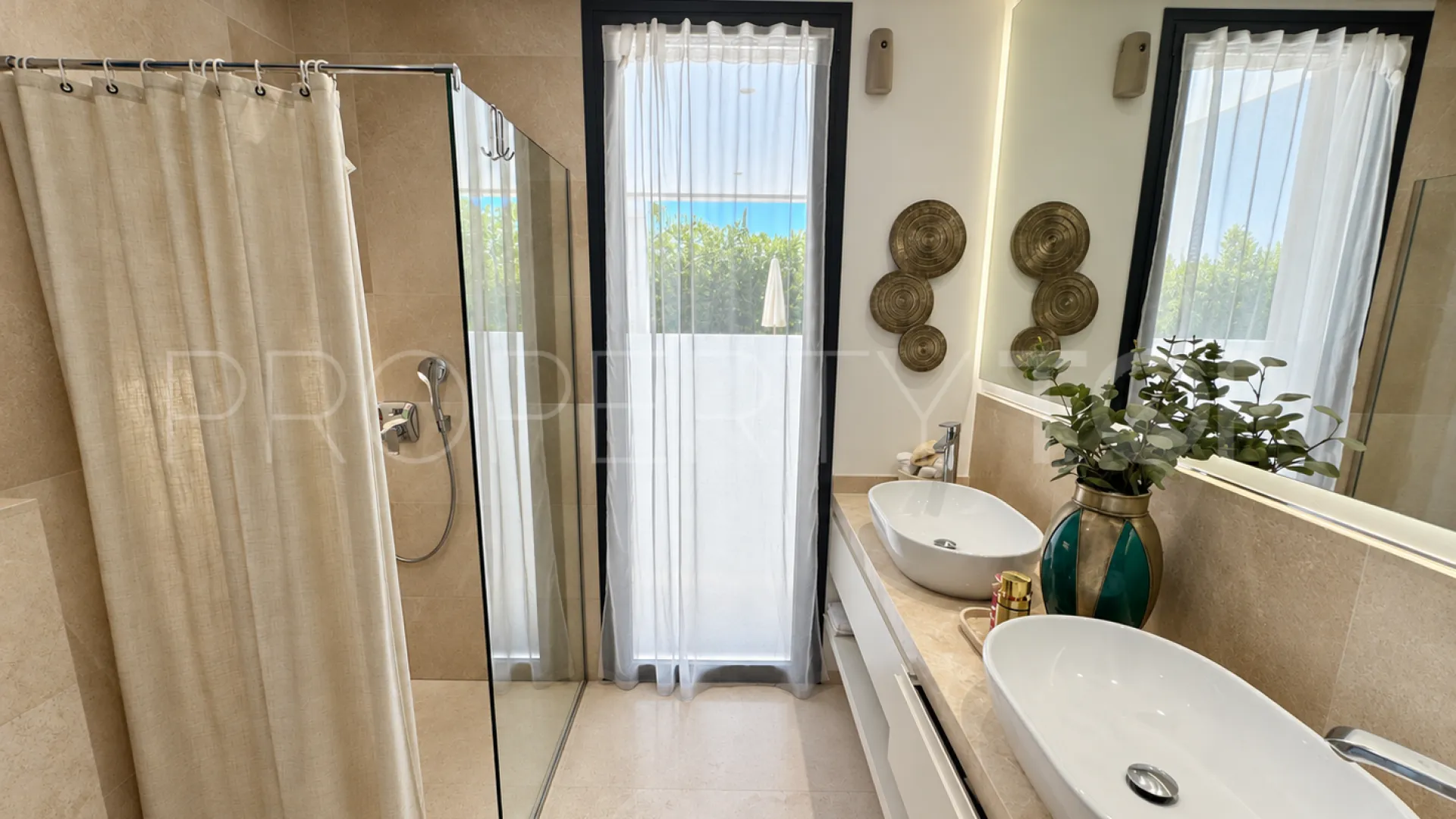 Villa for sale in Los Olivos