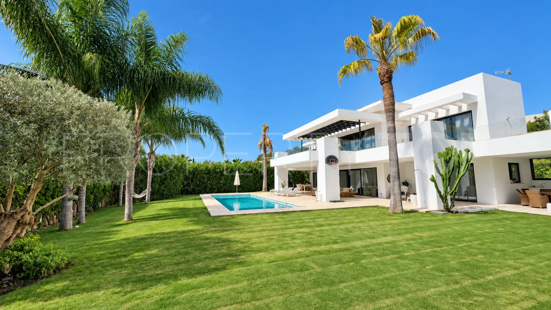 Villa for sale in Los Olivos