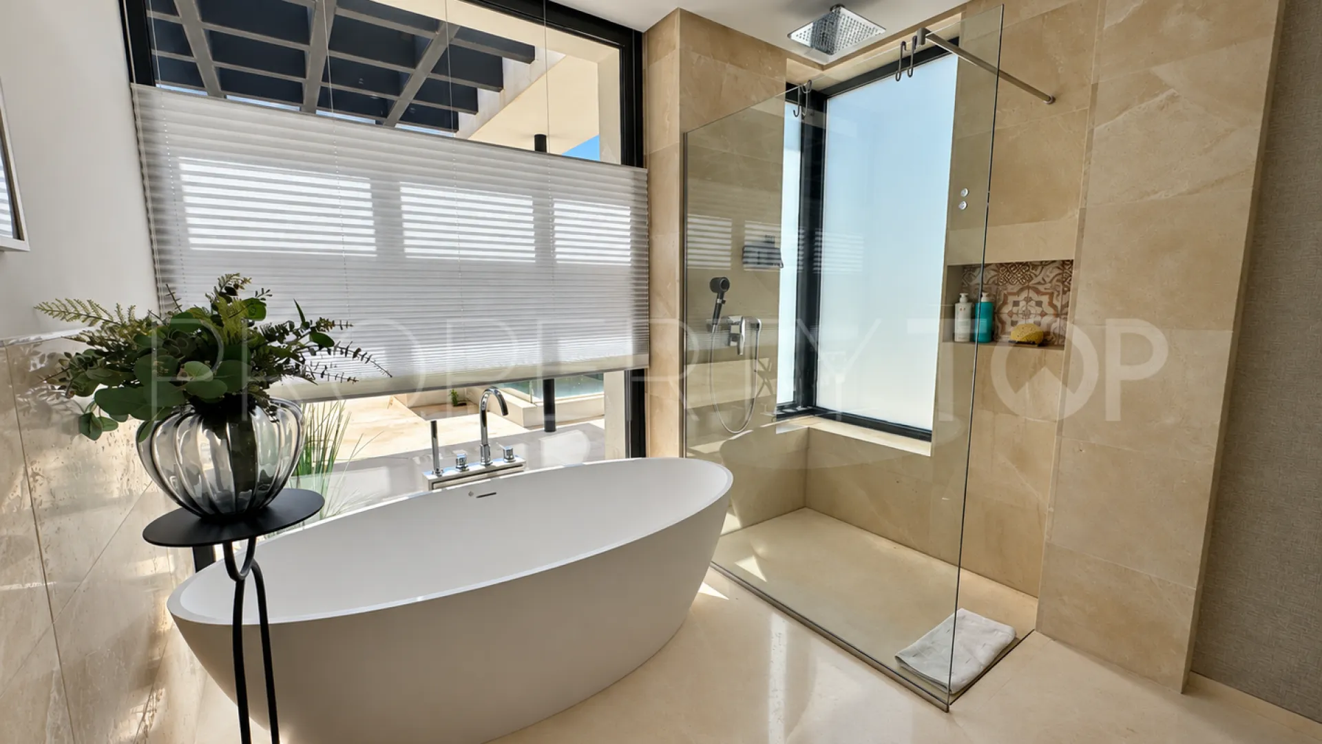 Villa for sale in Los Olivos