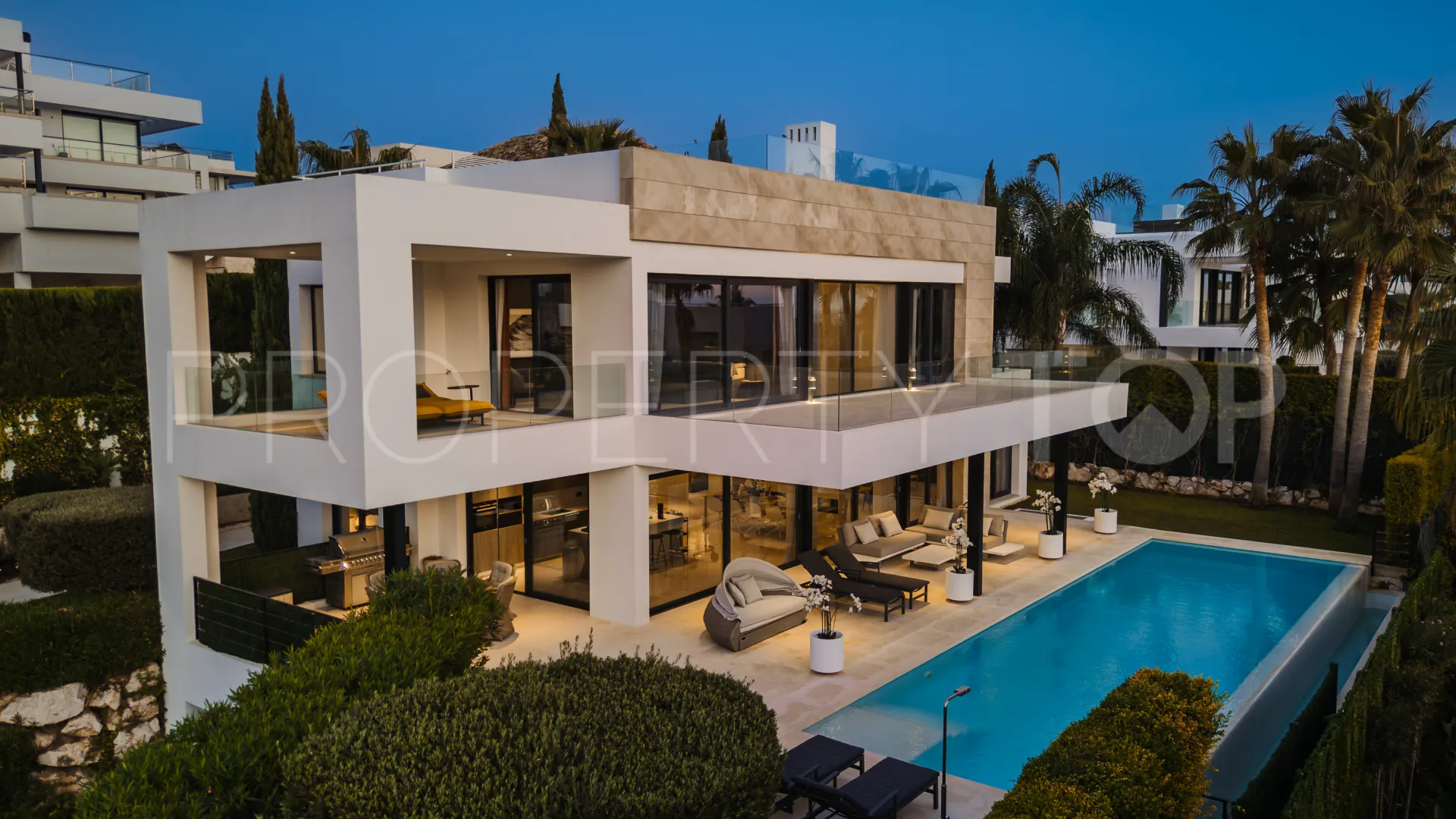 5 bedrooms villa for sale in Haza del Conde