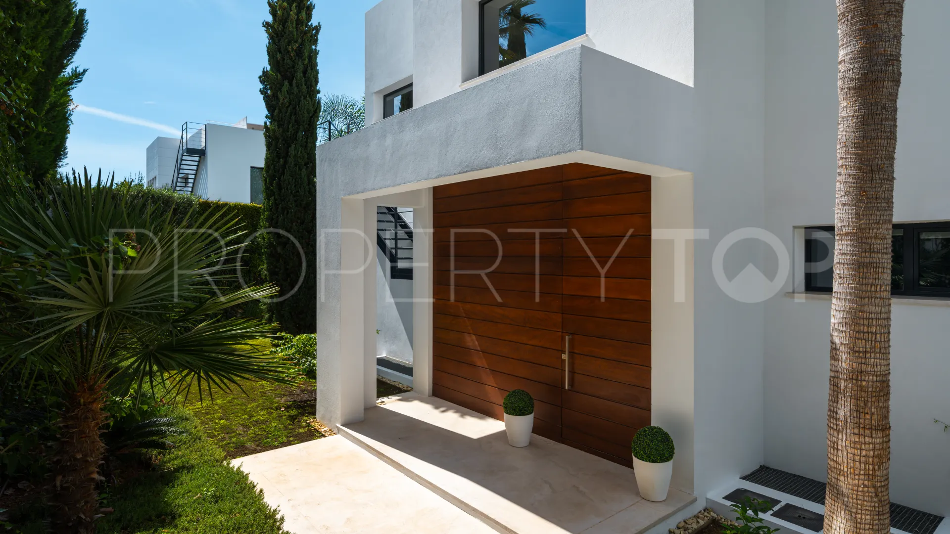 5 bedrooms villa for sale in Haza del Conde