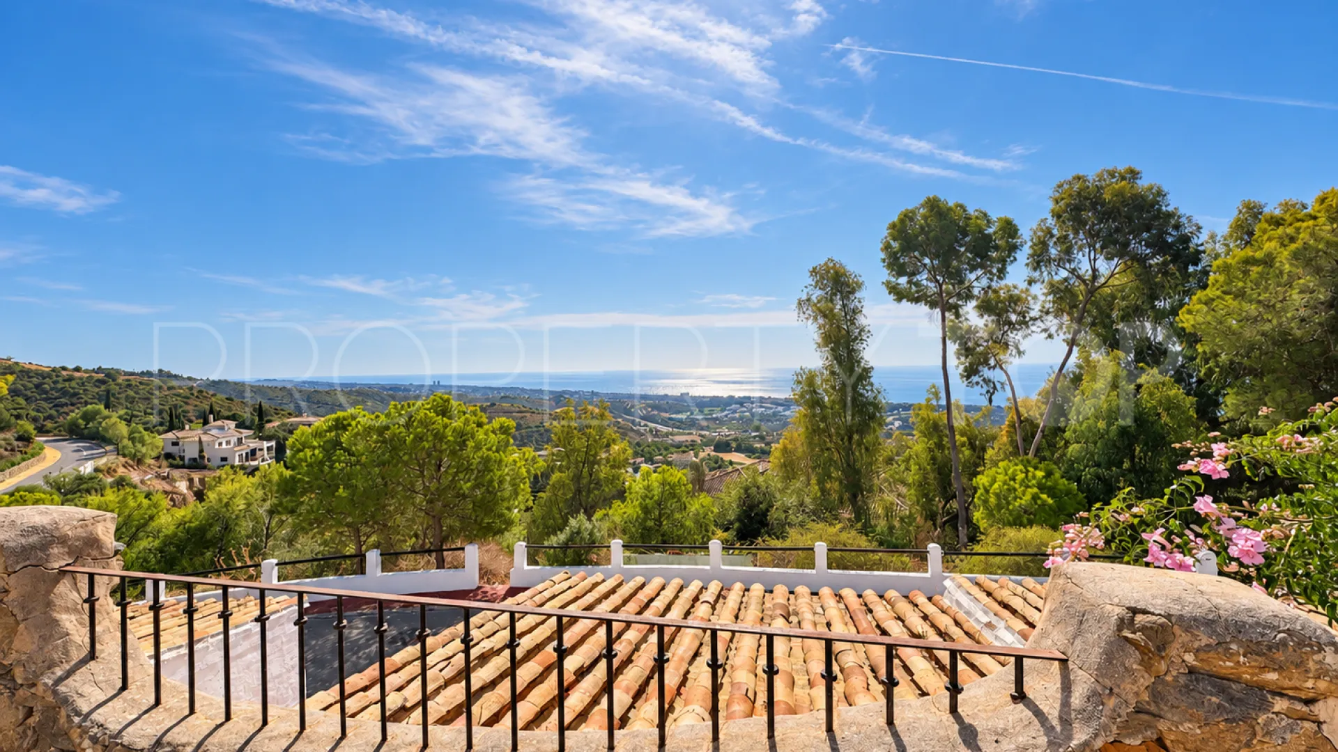 Adosado a la venta en Los Altos de los Monteros con 4 dormitorios