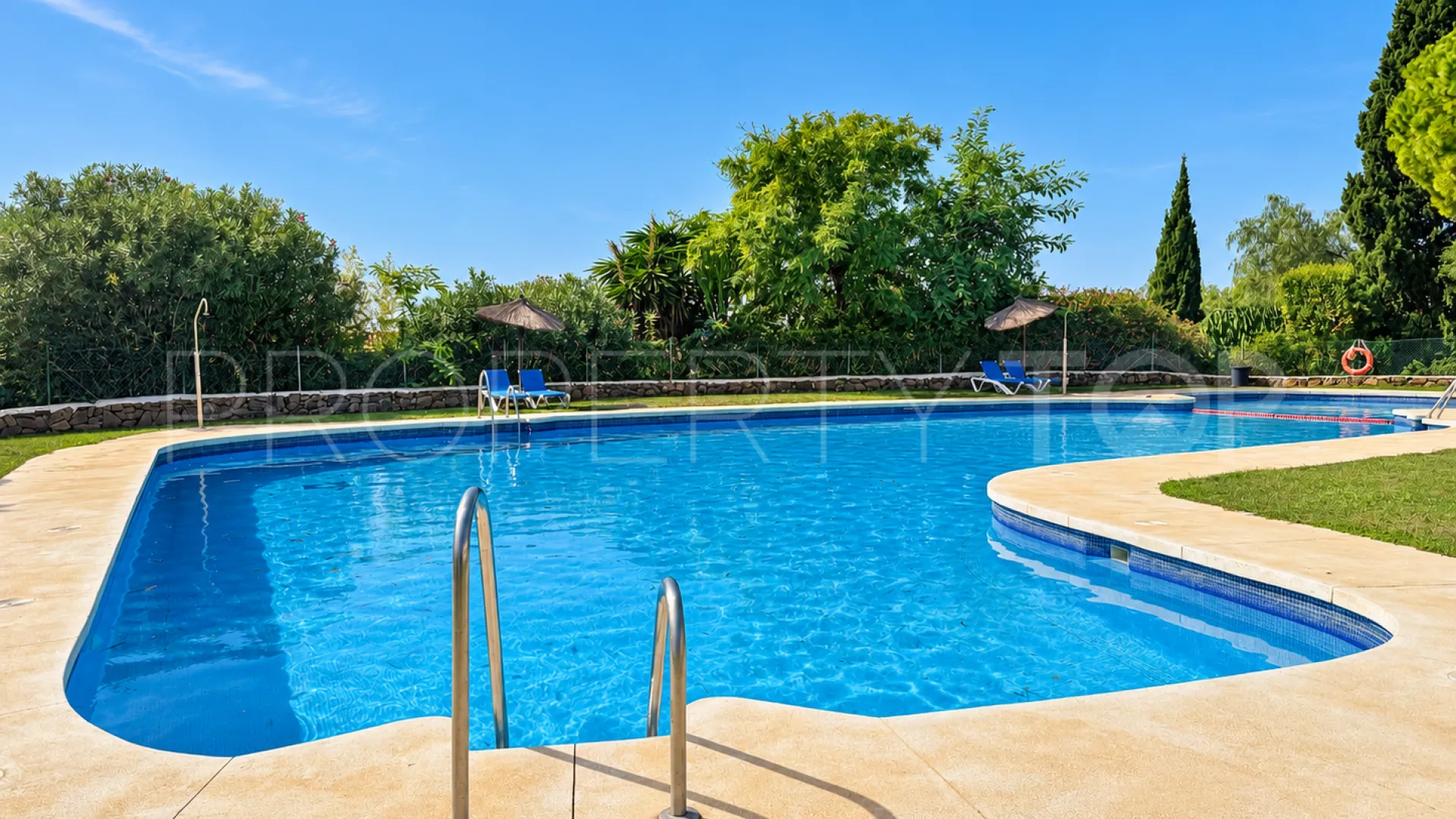 Adosado a la venta en Los Altos de los Monteros con 4 dormitorios