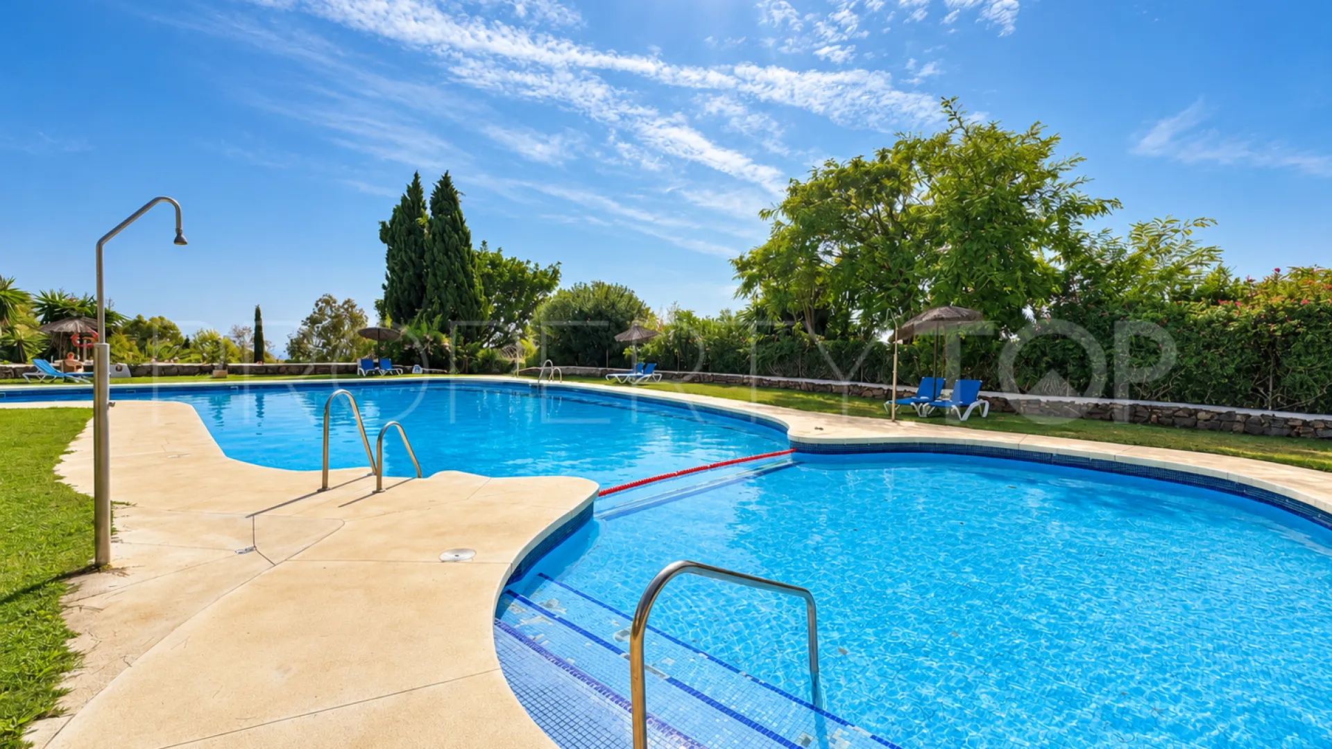 Adosado a la venta en Los Altos de los Monteros con 4 dormitorios