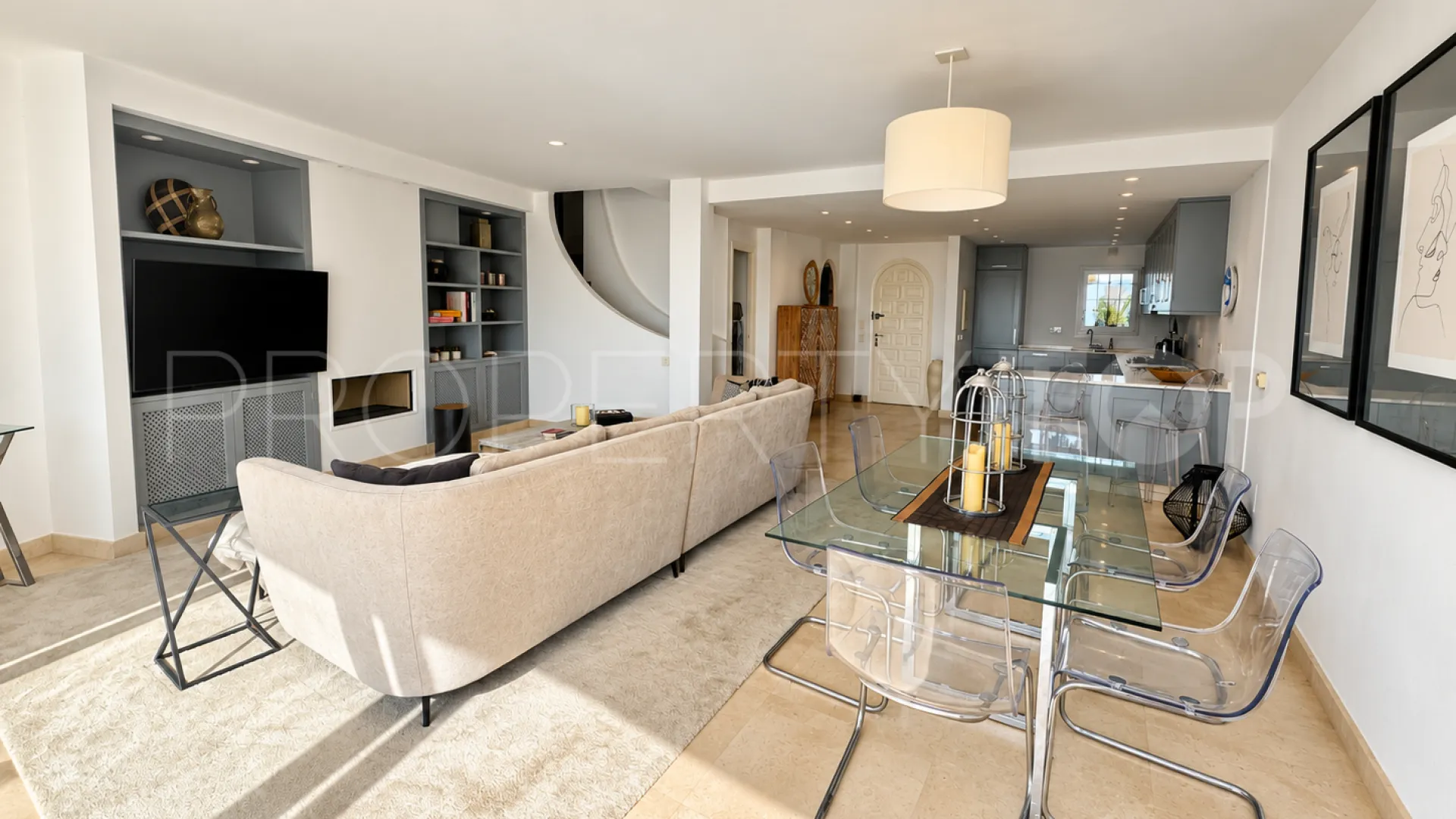 Adosado a la venta en Los Altos de los Monteros con 4 dormitorios