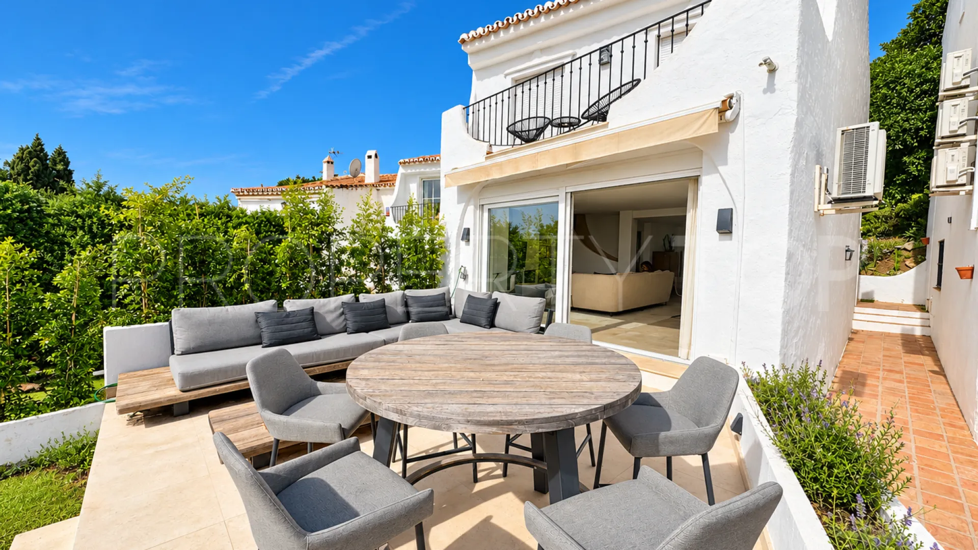 Adosado a la venta en Los Altos de los Monteros con 4 dormitorios