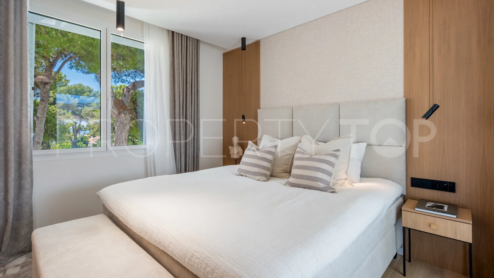 Apartamento a la venta con 3 dormitorios en Los Monteros