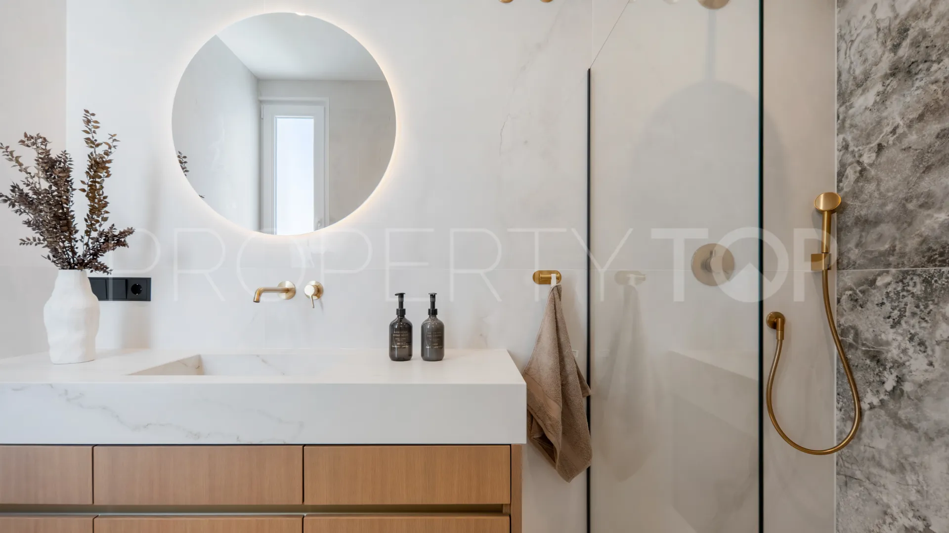 Apartamento a la venta con 3 dormitorios en Los Monteros