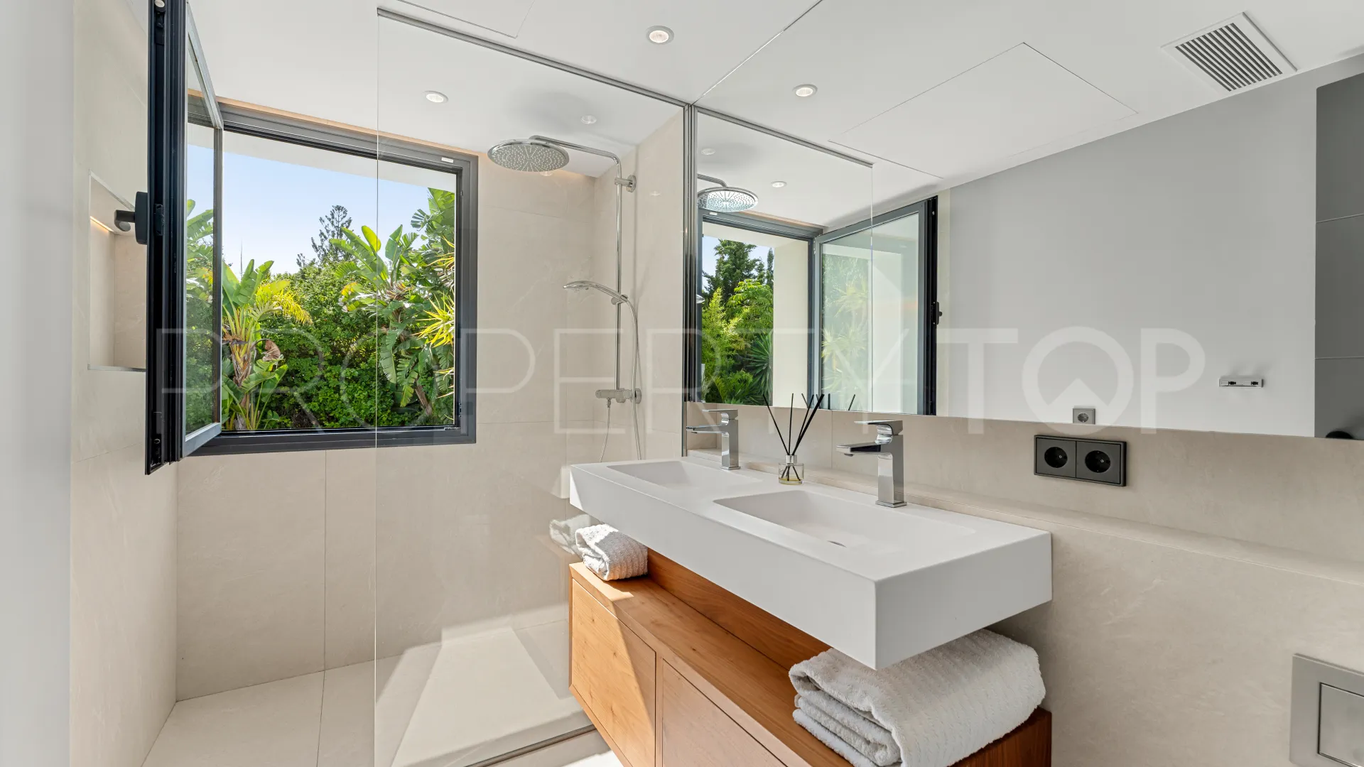 For sale Las Brisas 4 bedrooms villa