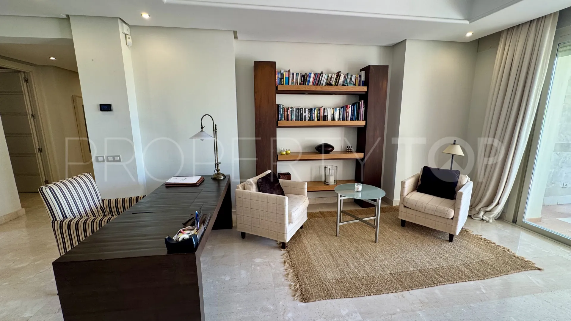 Apartamento en venta de 3 dormitorios en La Trinidad