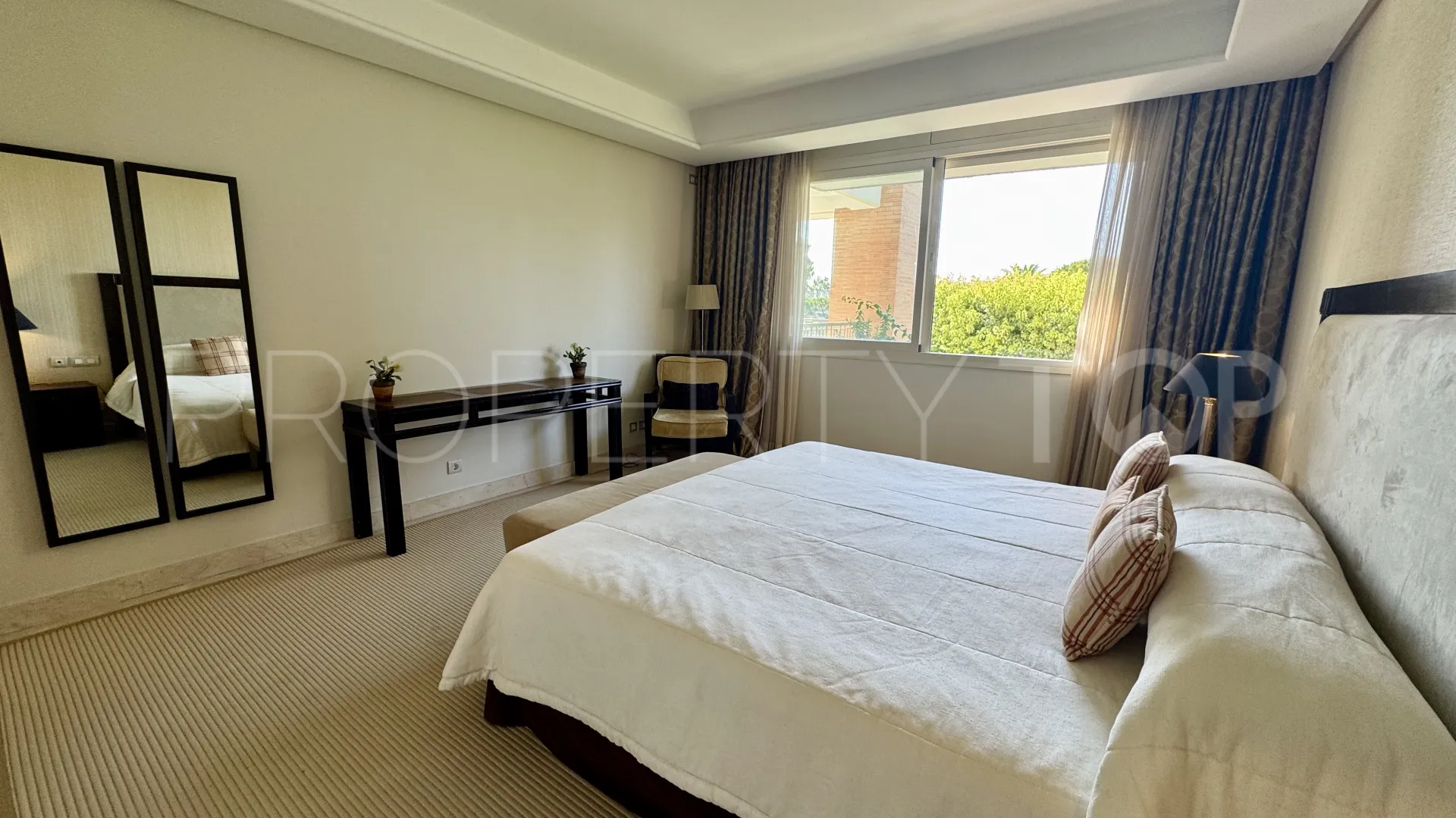 Apartamento en venta de 3 dormitorios en La Trinidad