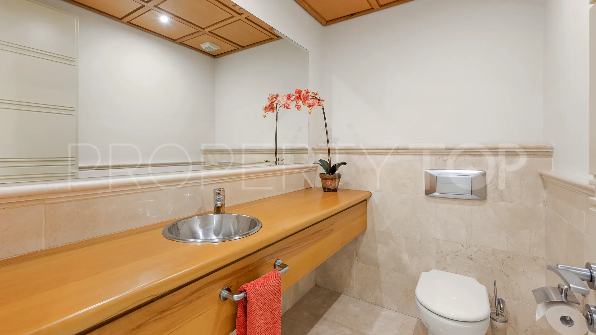 For sale apartment with 3 bedrooms in La Trinidad