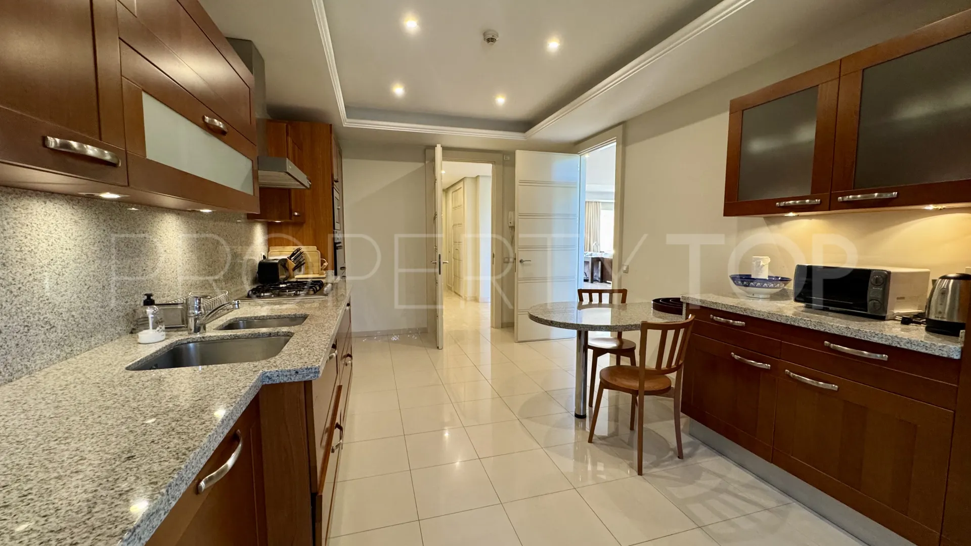 Apartamento en venta de 3 dormitorios en La Trinidad