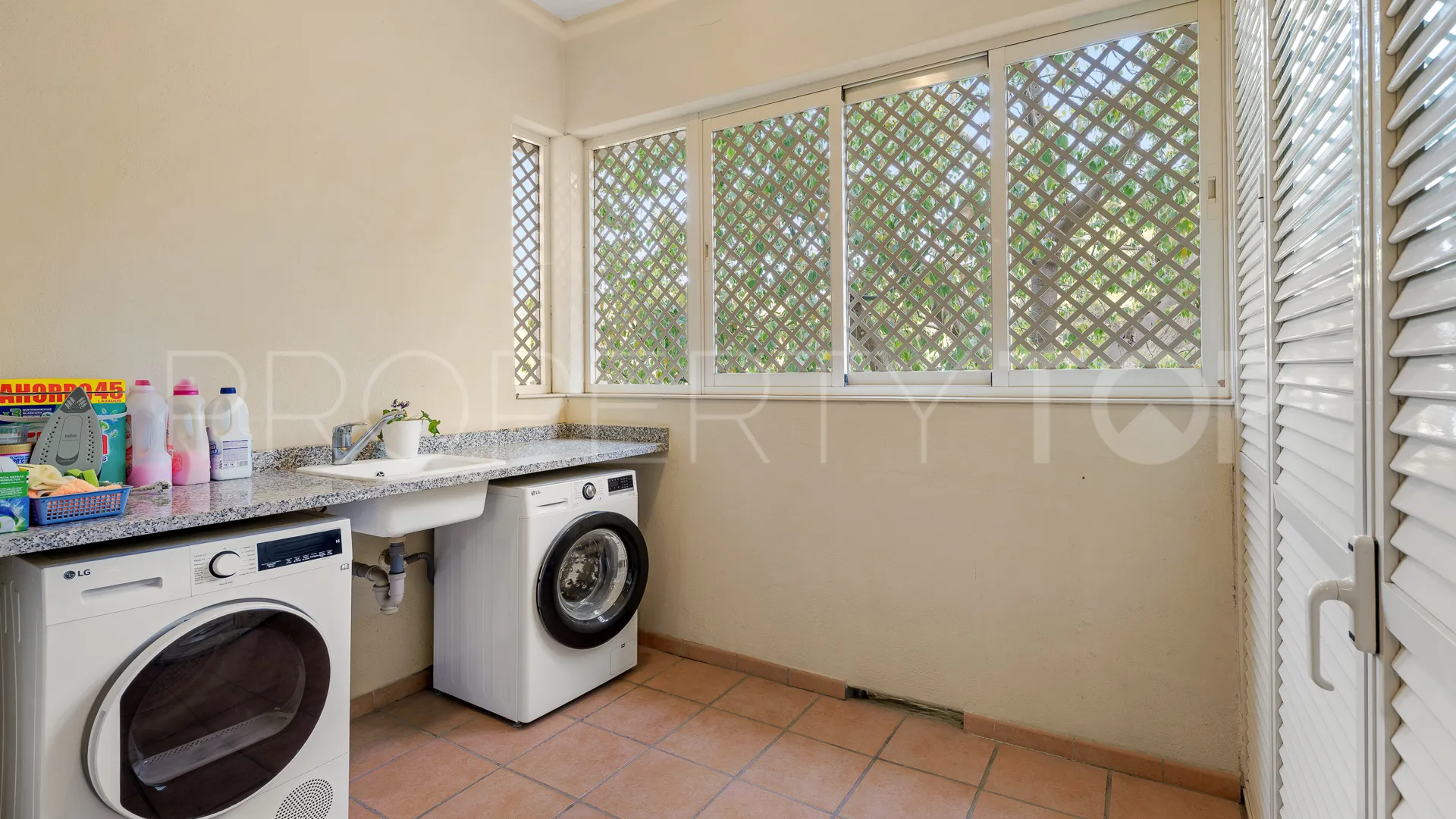 For sale apartment with 3 bedrooms in La Trinidad