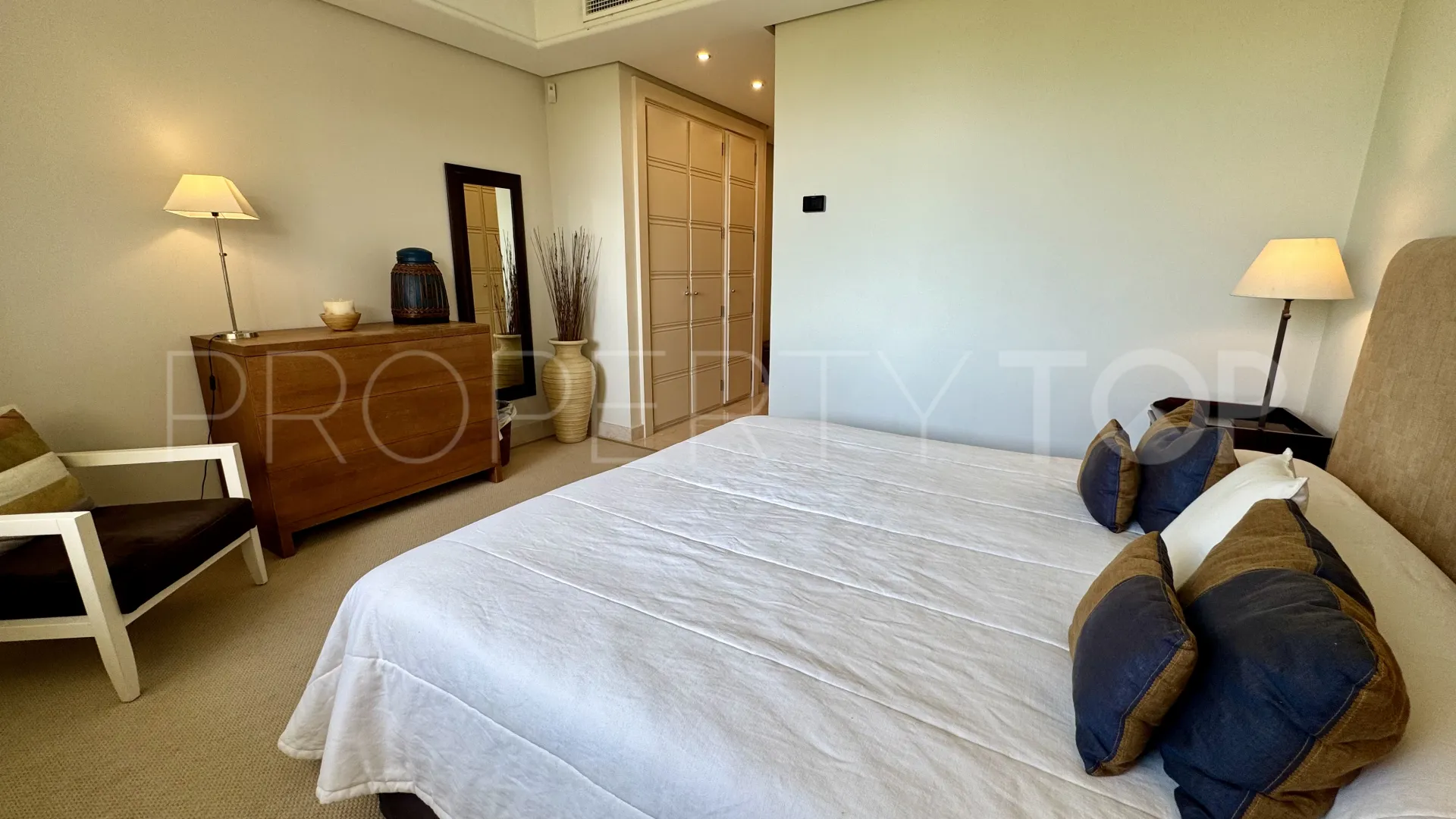 Apartamento en venta de 3 dormitorios en La Trinidad