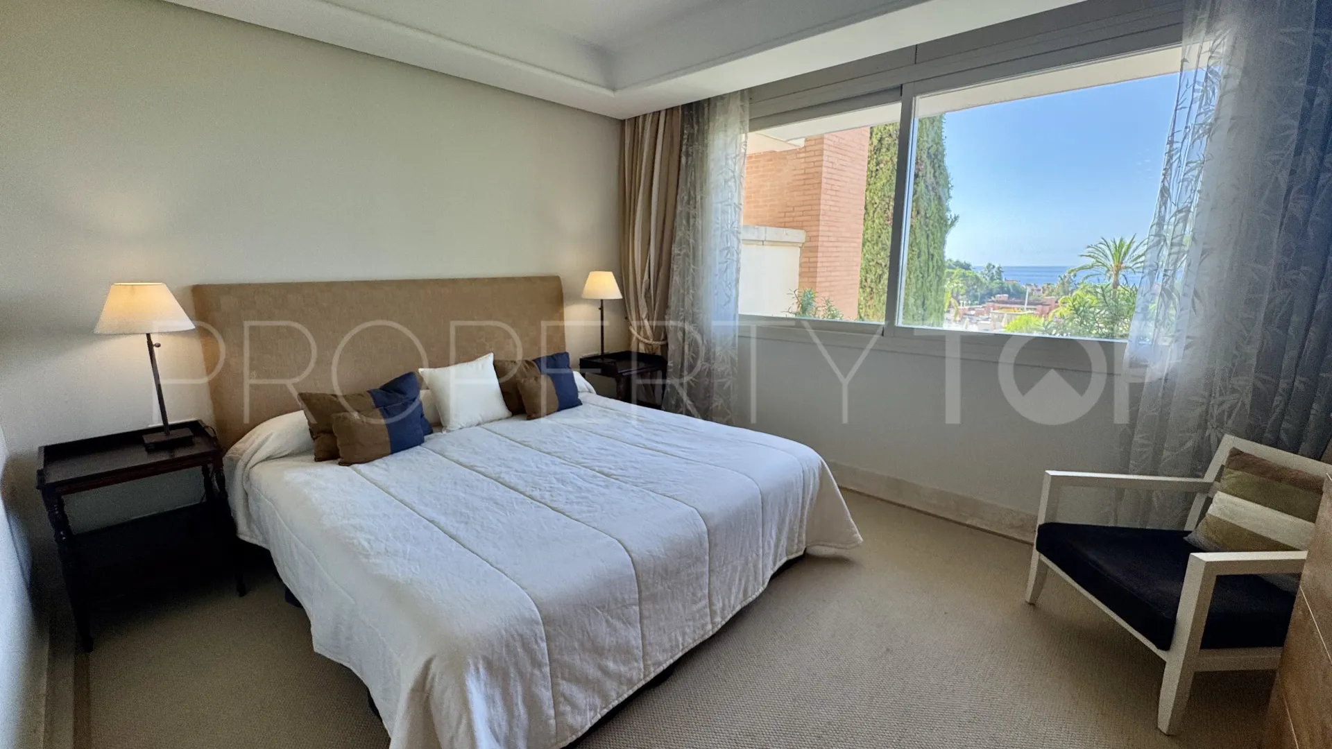 Apartamento en venta de 3 dormitorios en La Trinidad