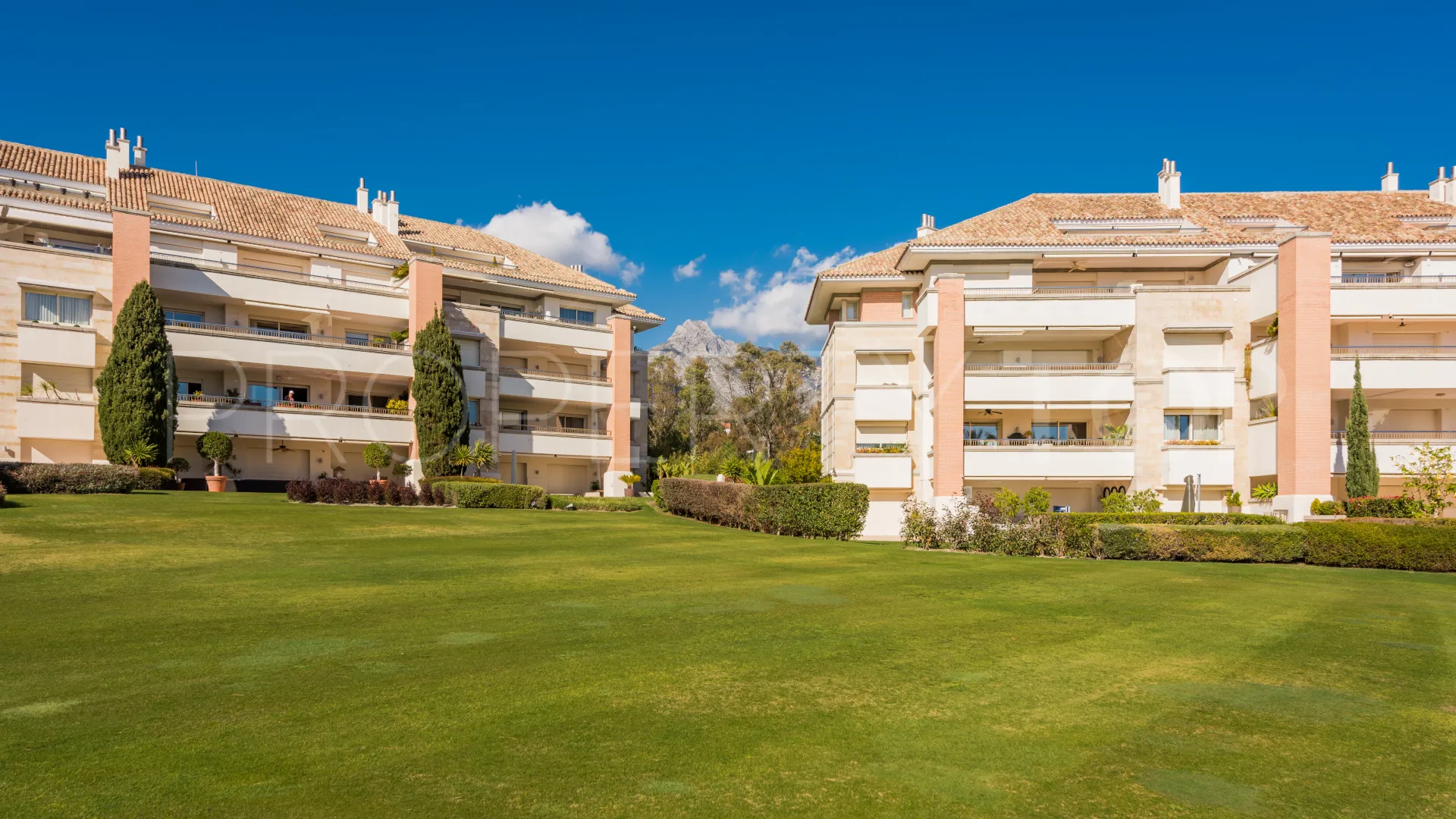 For sale apartment with 3 bedrooms in La Trinidad