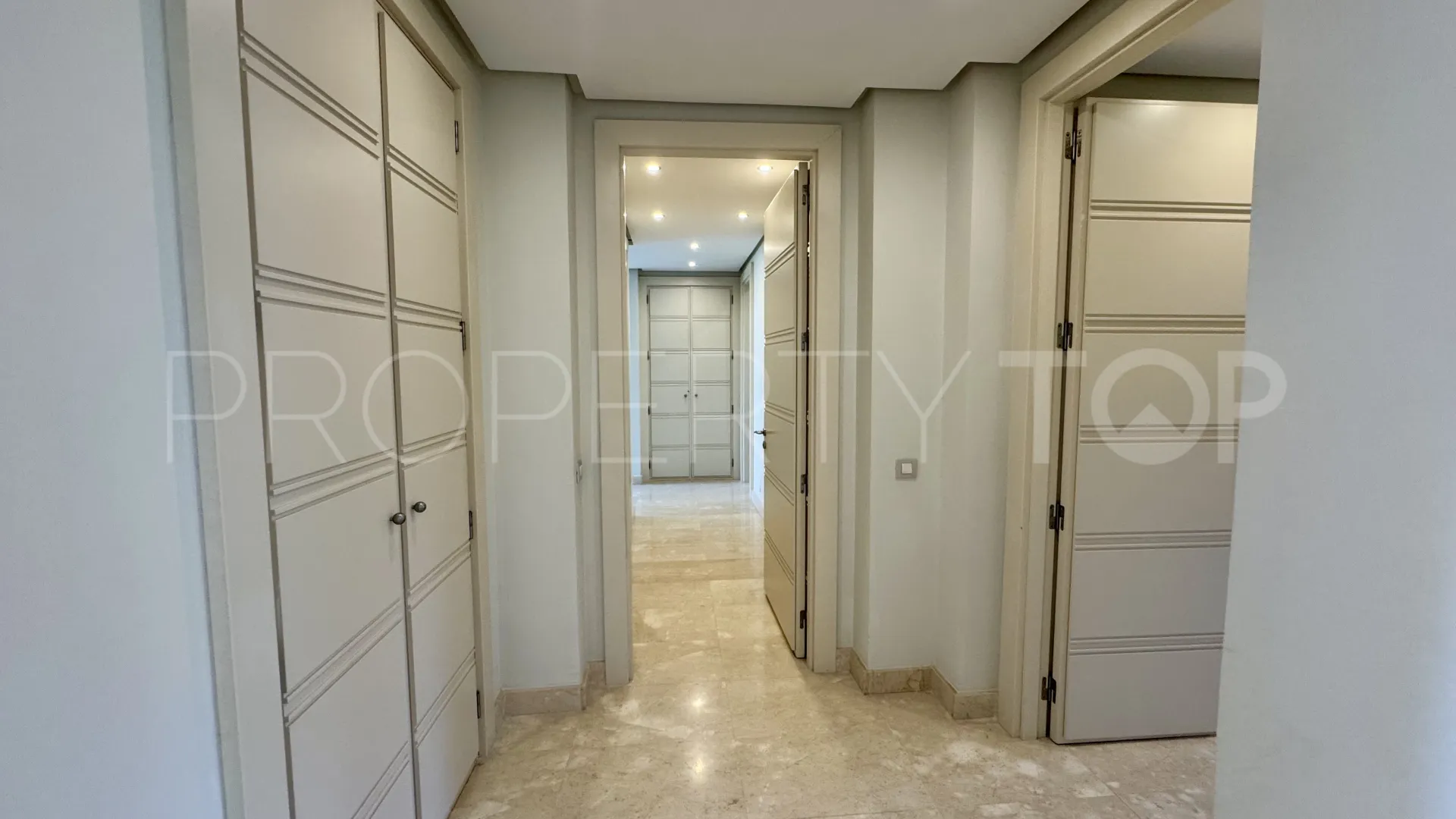 Apartamento en venta de 3 dormitorios en La Trinidad