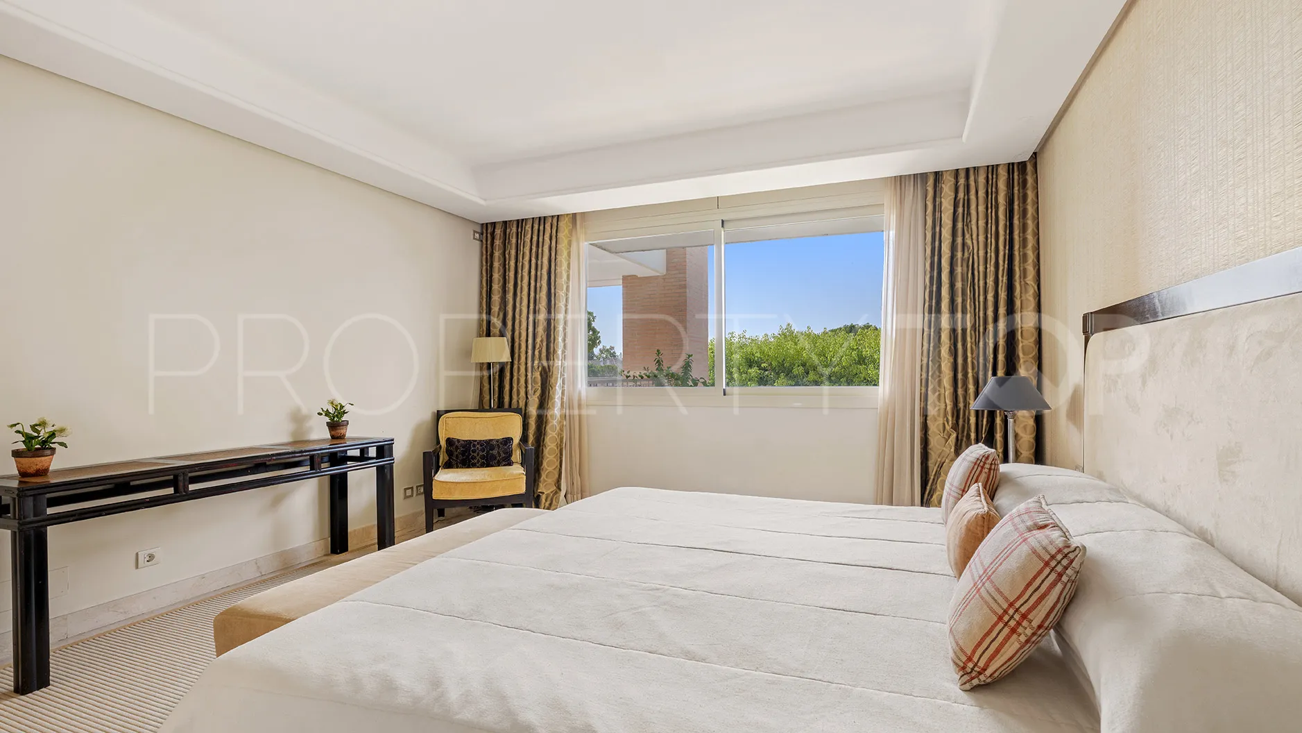 For sale apartment with 3 bedrooms in La Trinidad